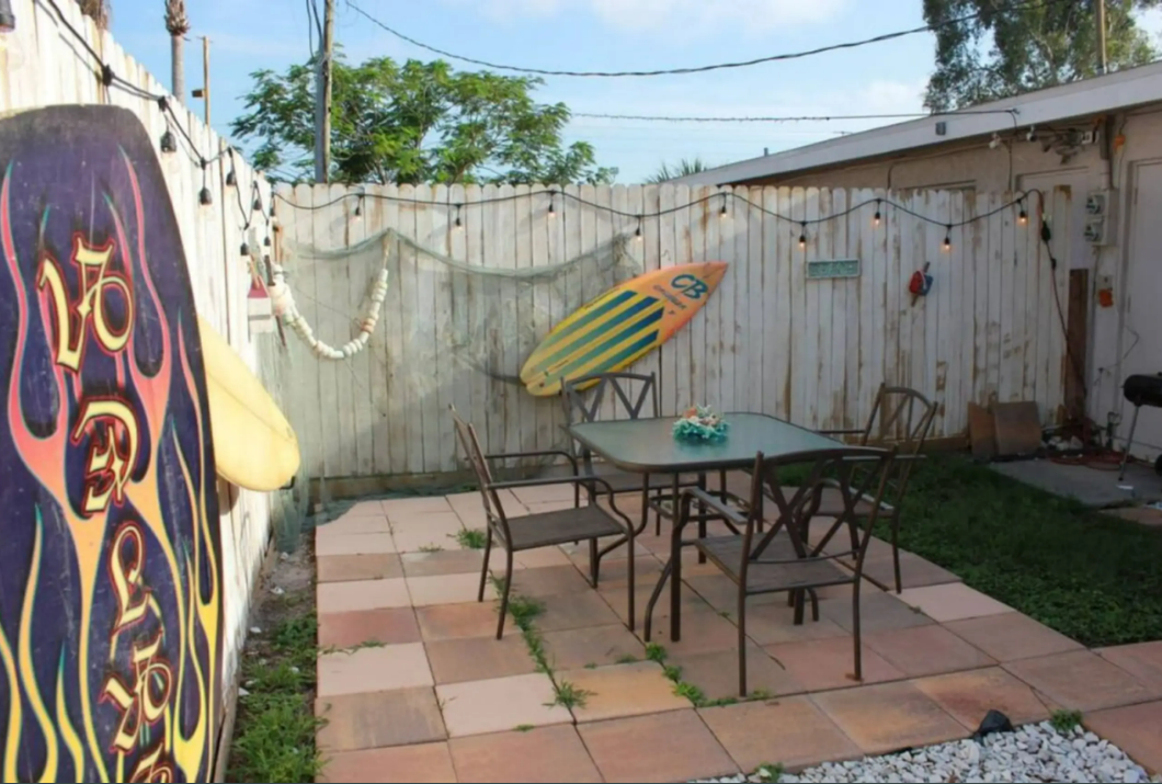 Sarasota - 6 Guests, 2 Bedroom, 1 Bathroom
