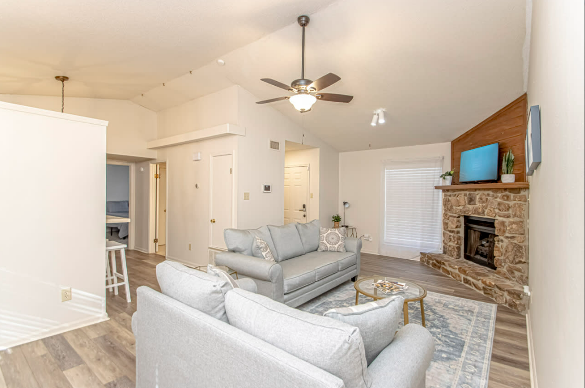 Little Rock - 4 Guests, 2 Bedroom, 1 Bathroom