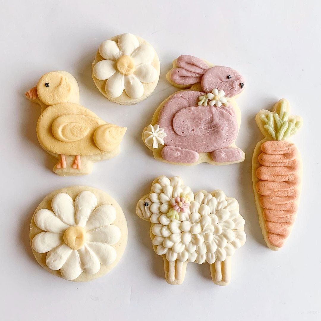 Soft iced easter cookie