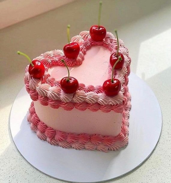 Vintage heart cake
