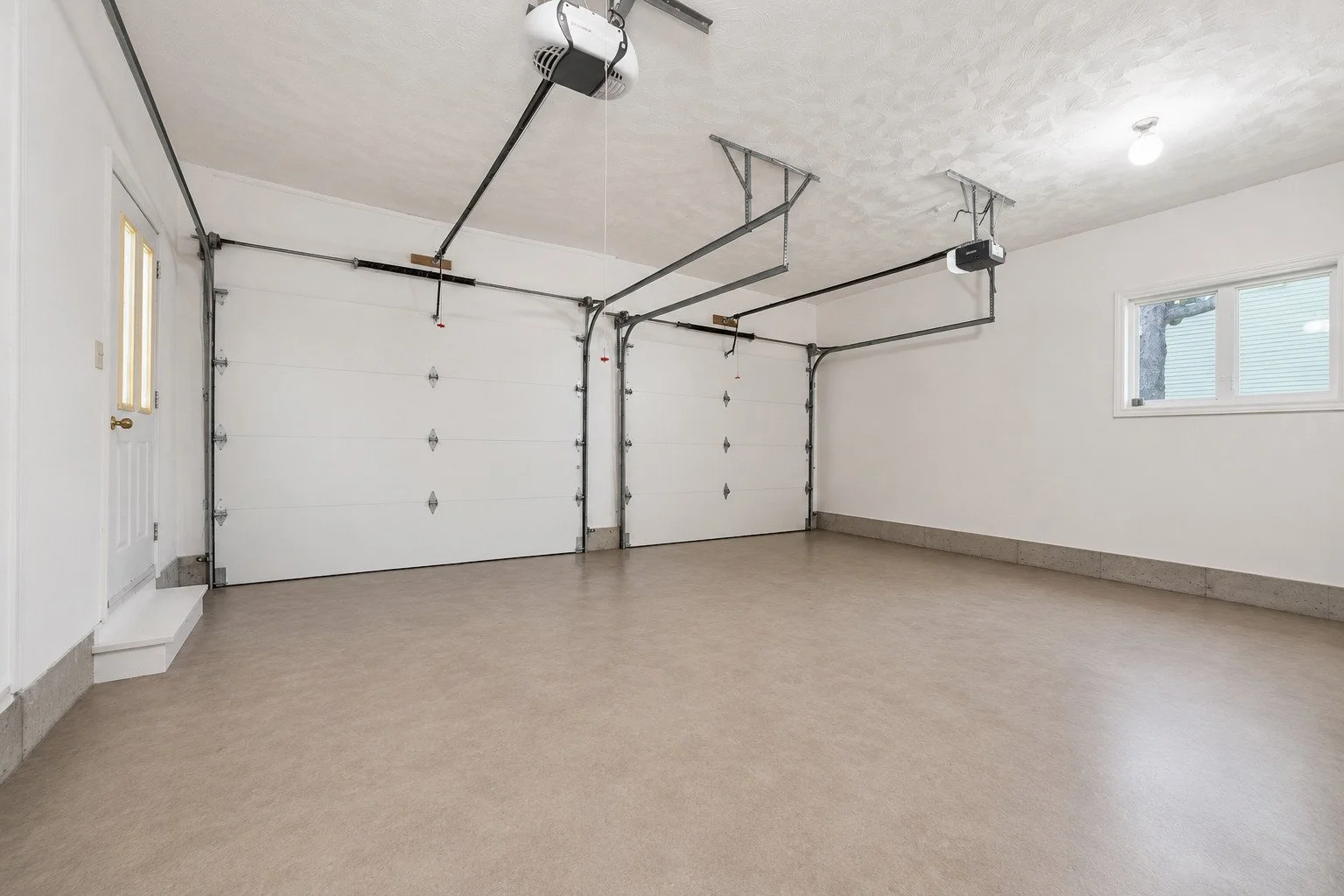 Garage cleaned 2.jpeg