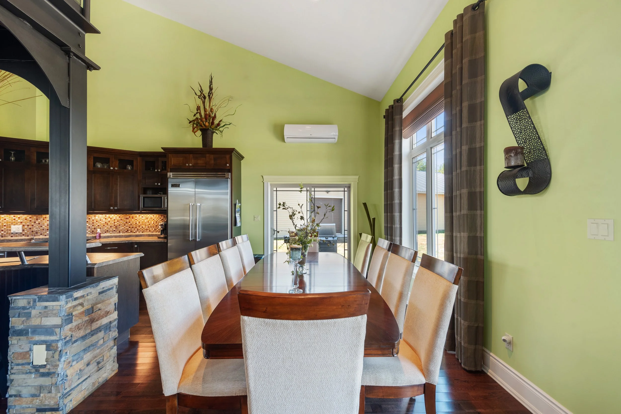 Dinning Room.jpg