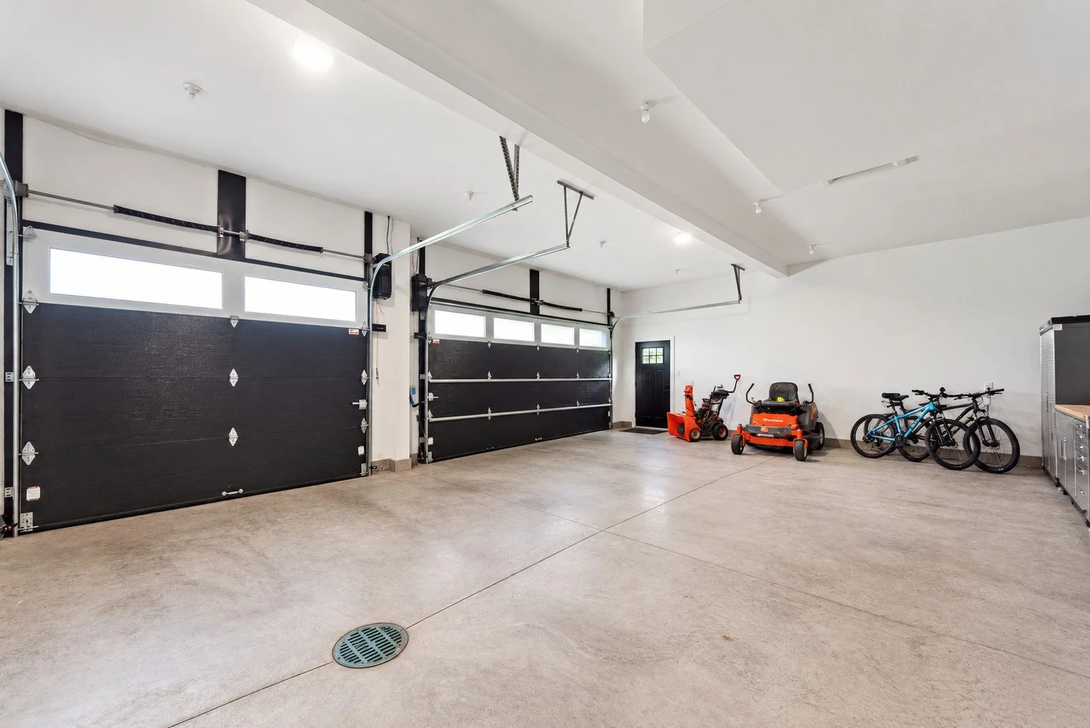 garage cleared 1.jpeg