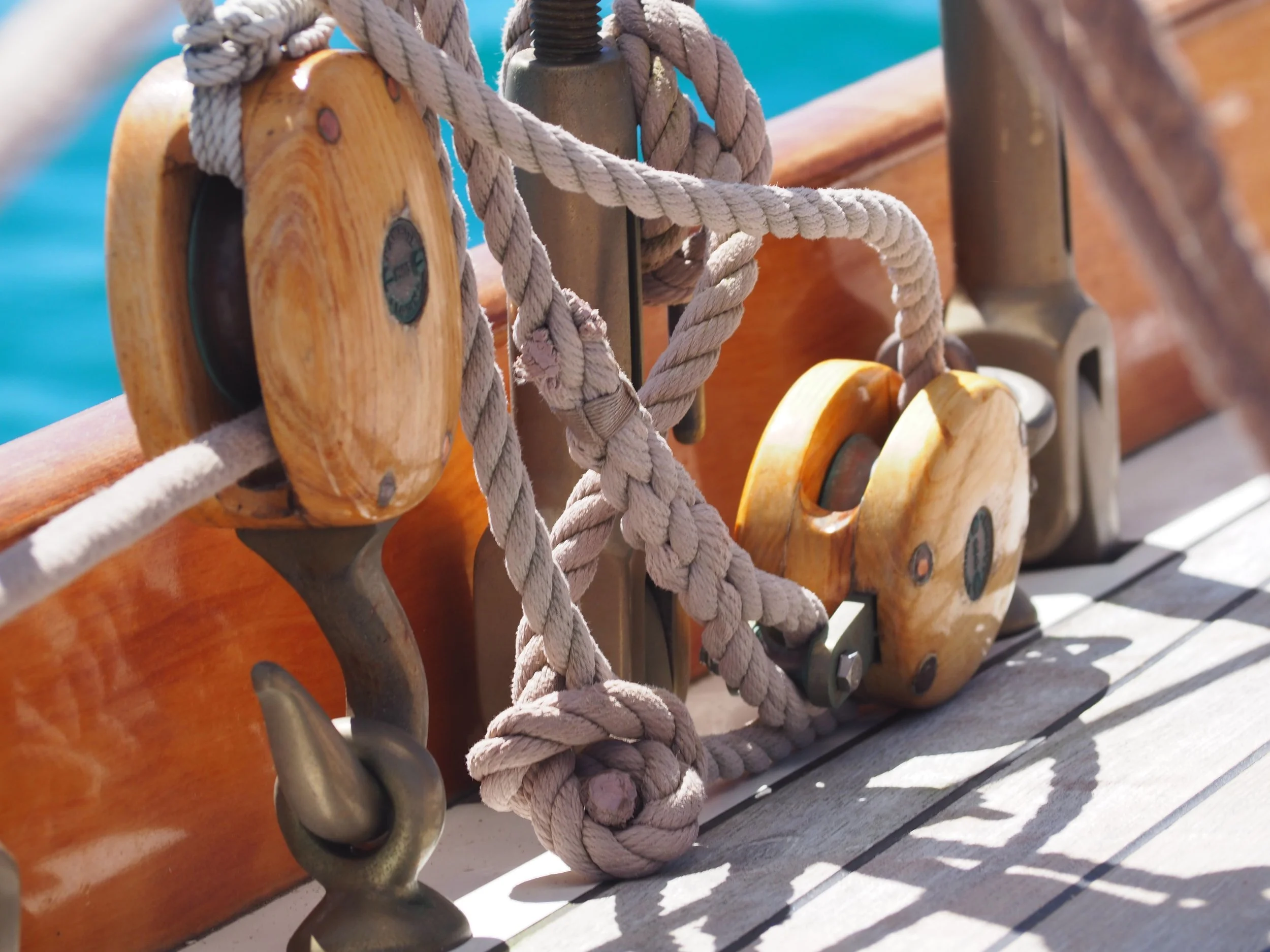 Classic Yacht rigging photo 2.JPG