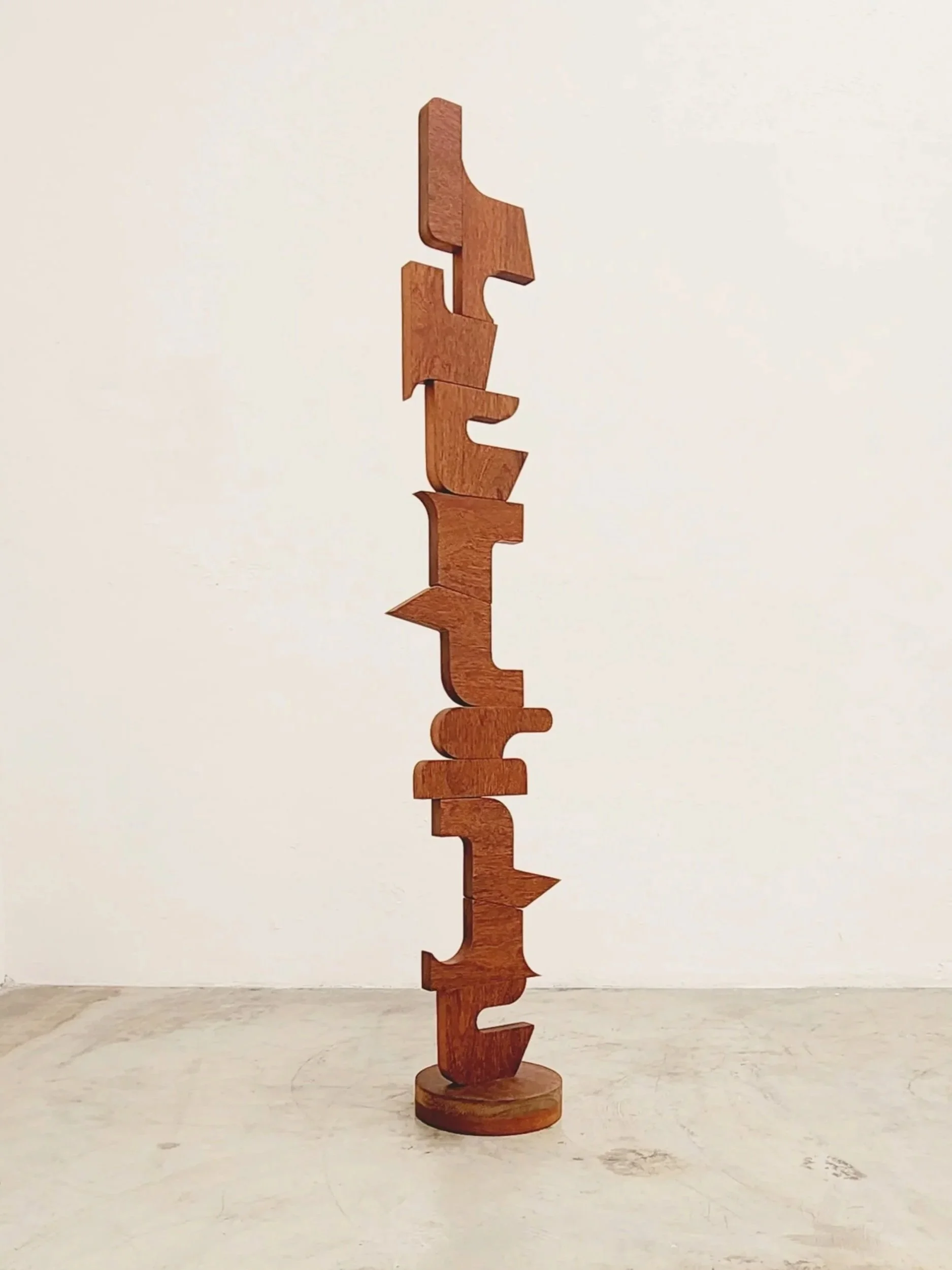 Amado, 2023 | Sucupira wood | 75,5 x 12,9 x 12,2 in