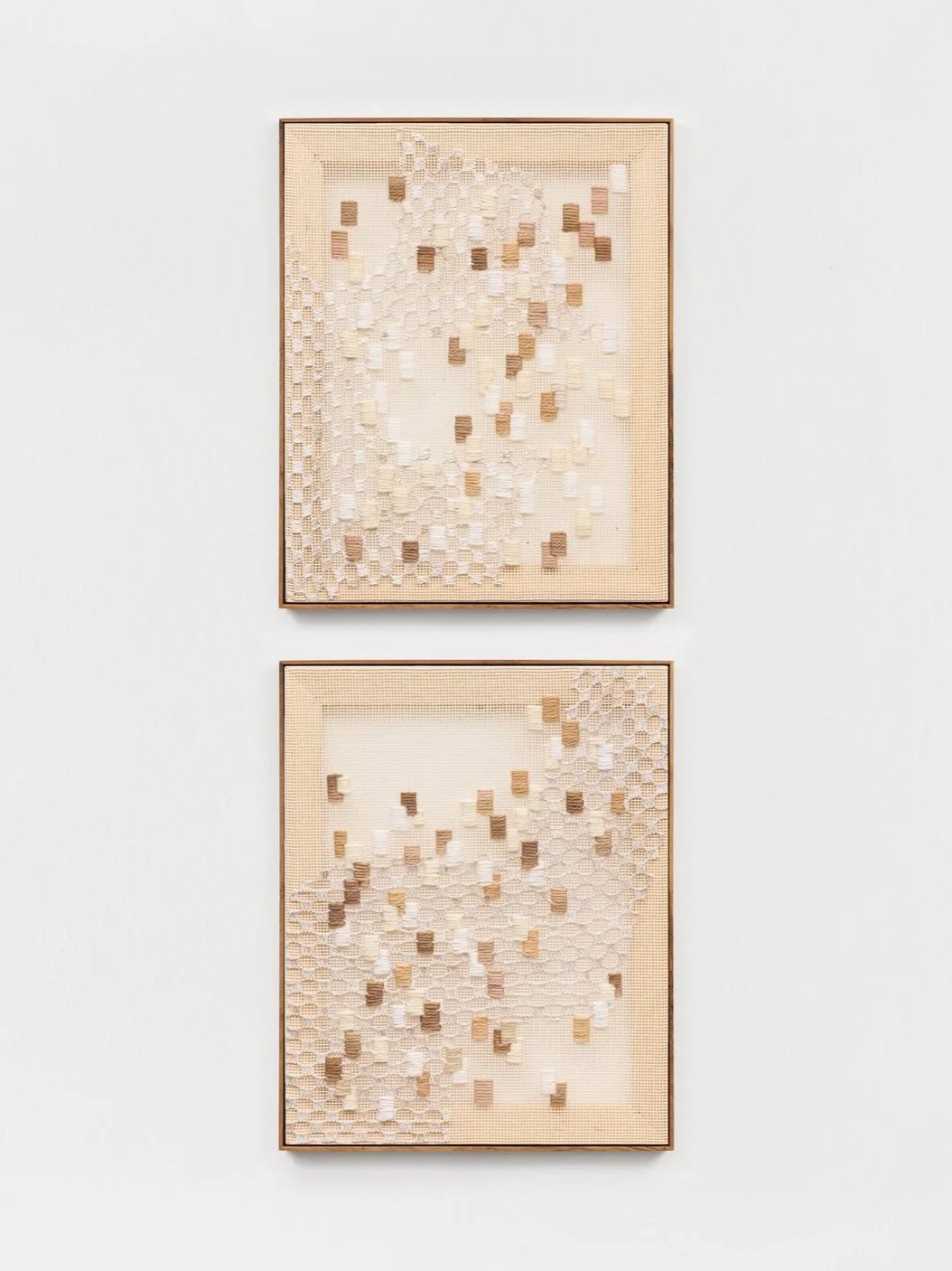s.t, 2026 | Bordado sobre talagarça | 110 x 40 cm