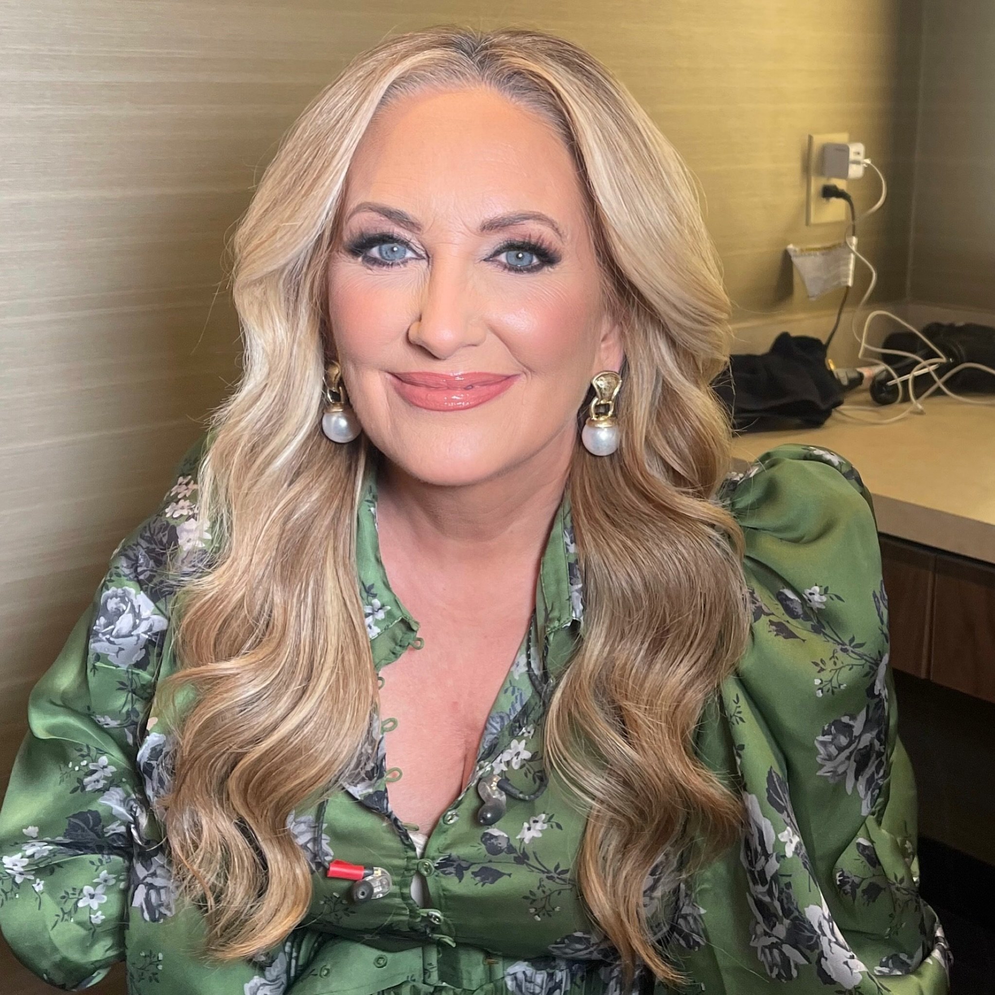 Spending a little Tulsa time with miss @leeannwomack hair and makeup be me 🧑🏽&zwj;🎨