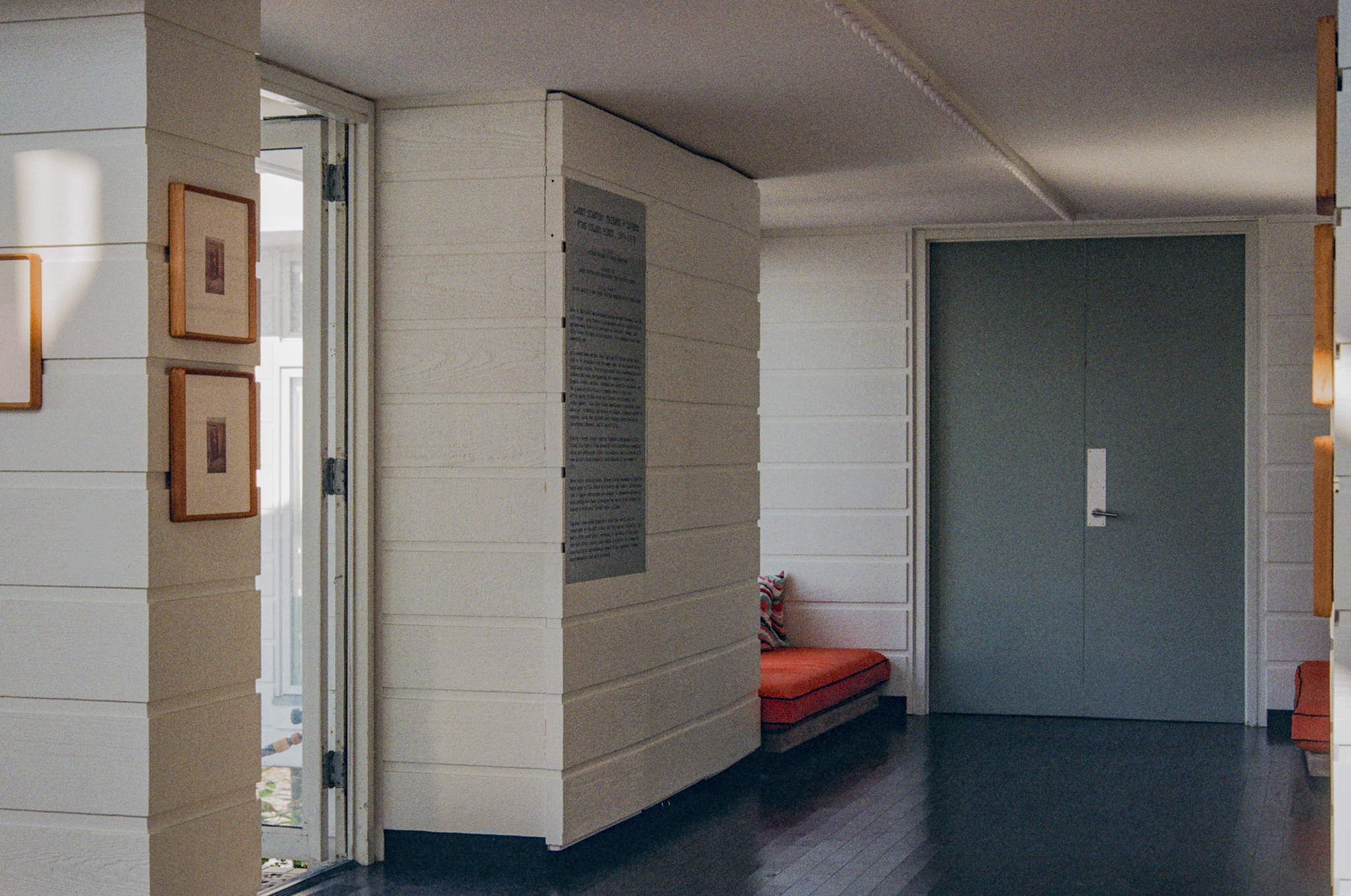 larry_stanton_exhibition_documentation_-31.png