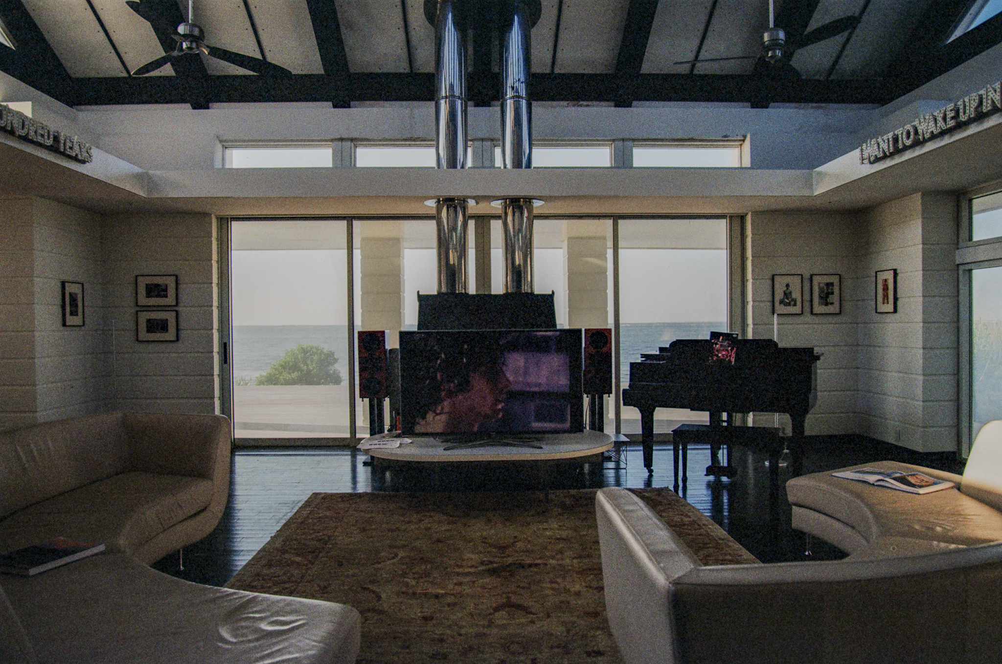 larry_stanton_exhibition_documentation_-27.png