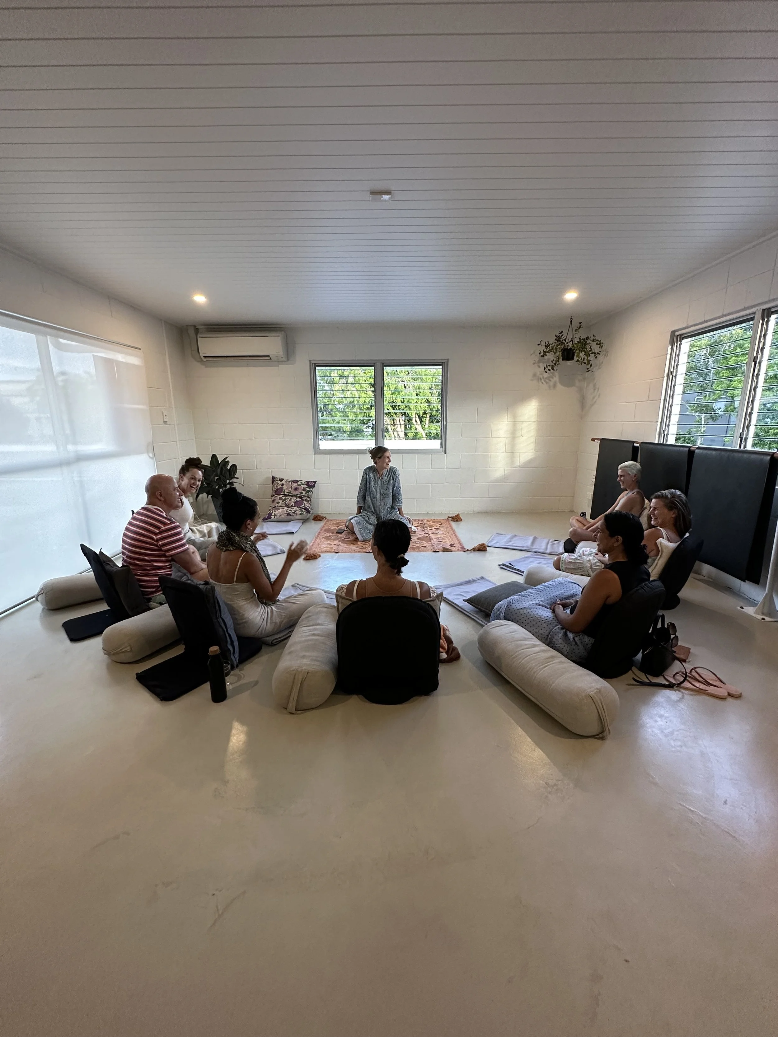 Weekly group meditation in Noosa with Laura