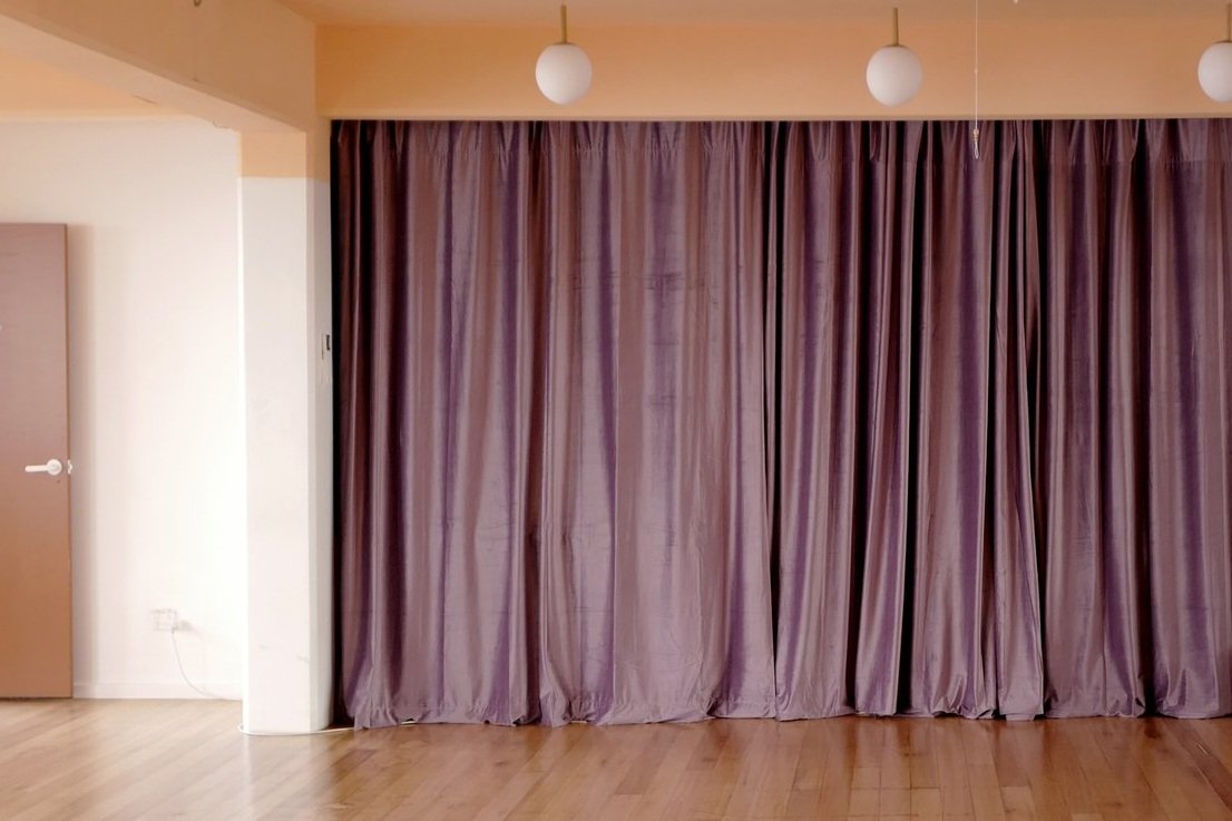 Step 7. Close curtains