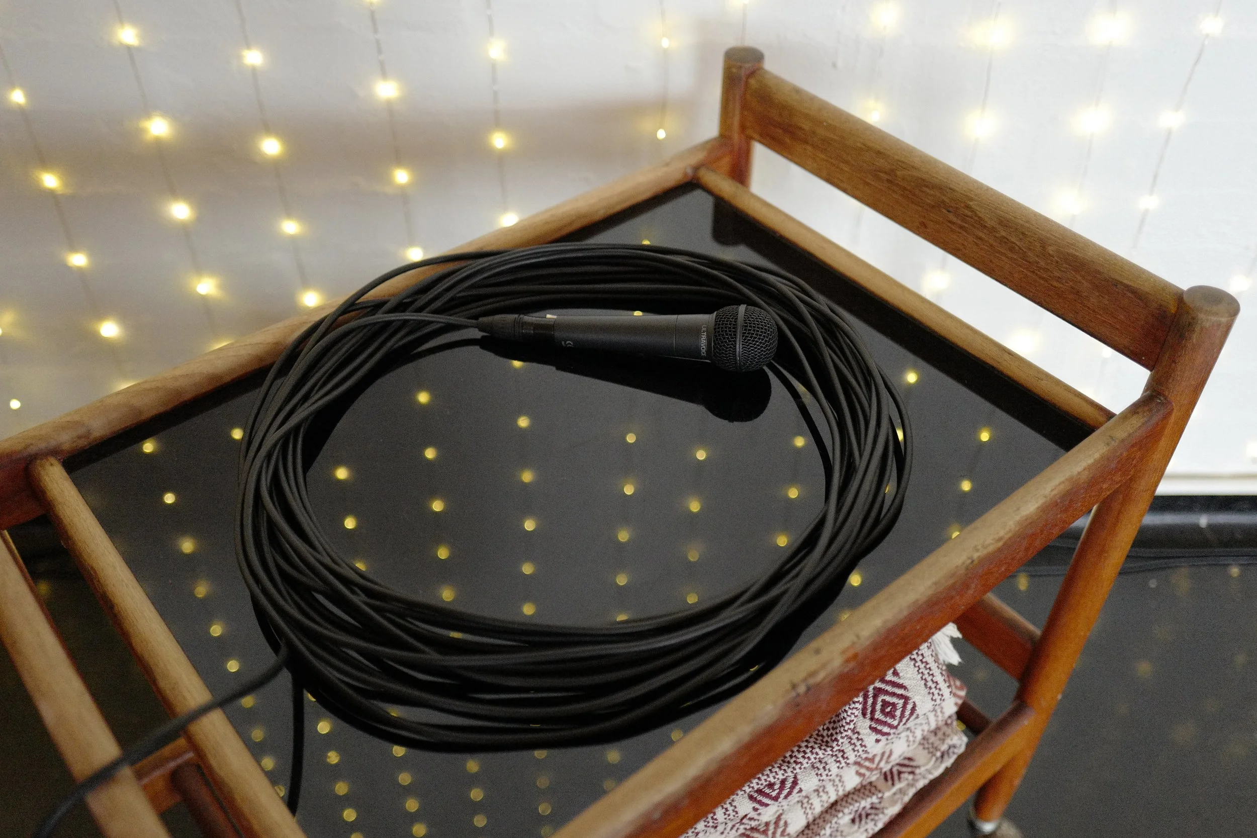 21. Leave mic cable neatly coiled on trolley