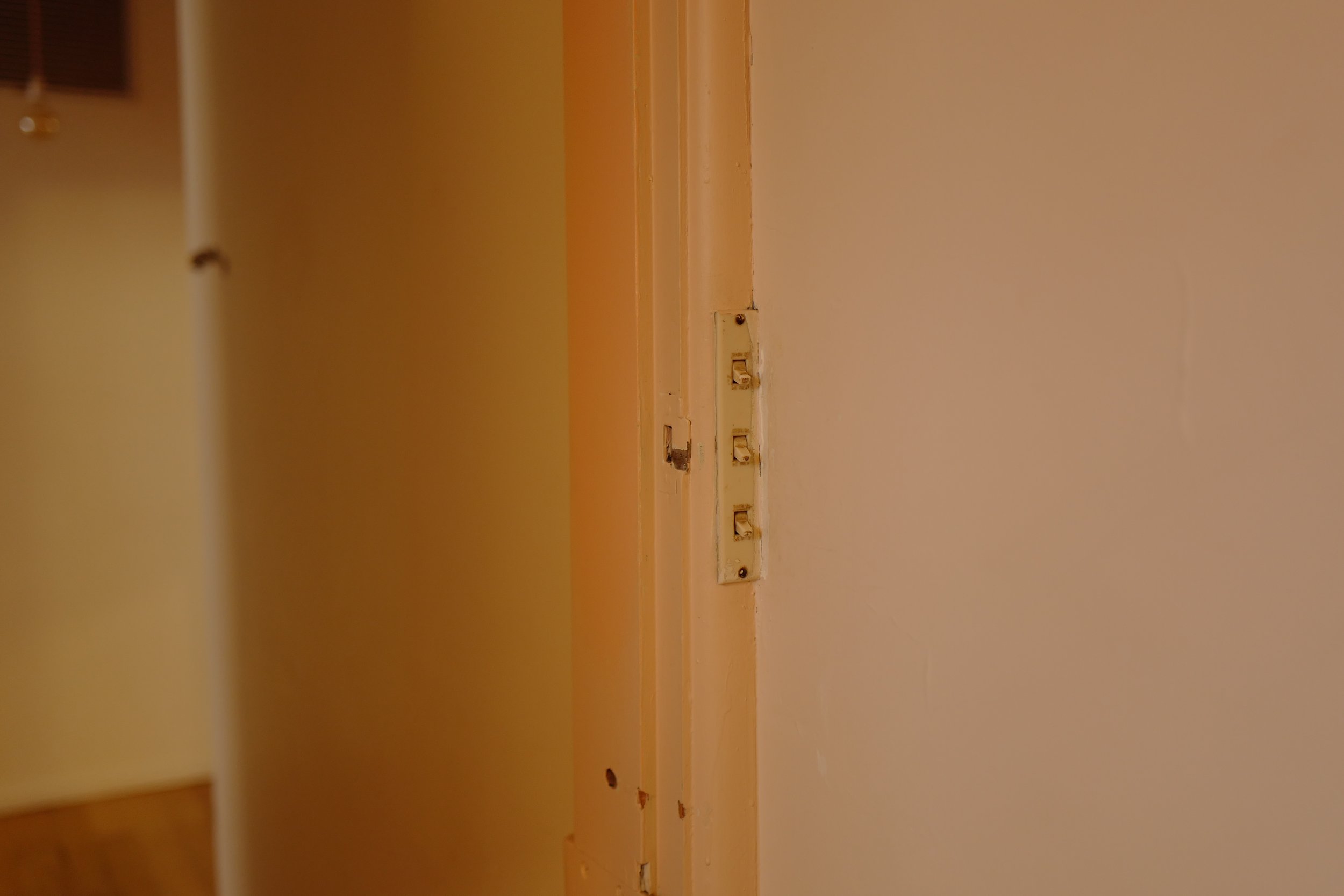 Step 13. Switch Off All 3 Light Switches in Main Bathroom