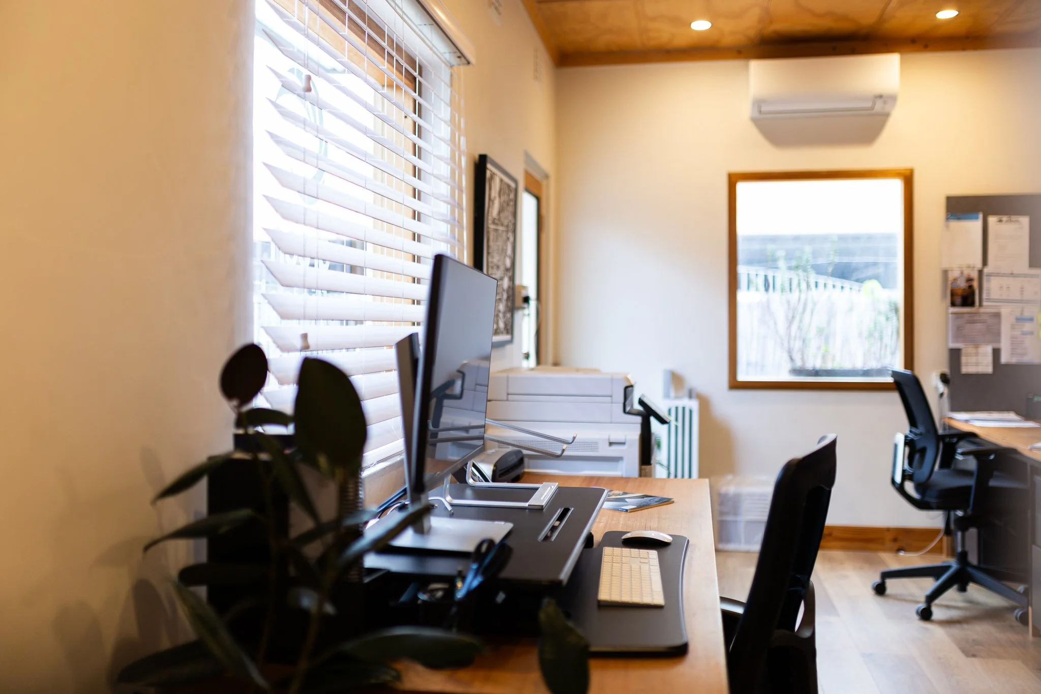 Private Office vs Dedicated Desk: Which One Fits Your Business?
