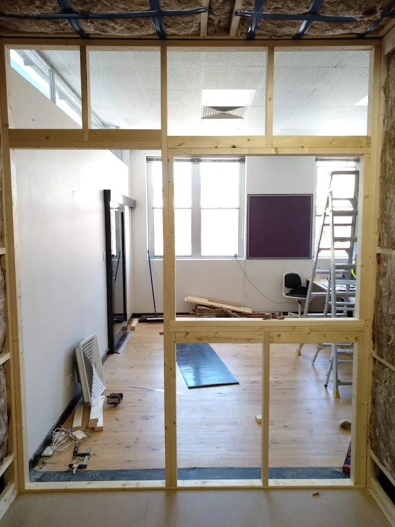 burgundy_room_04.jpg