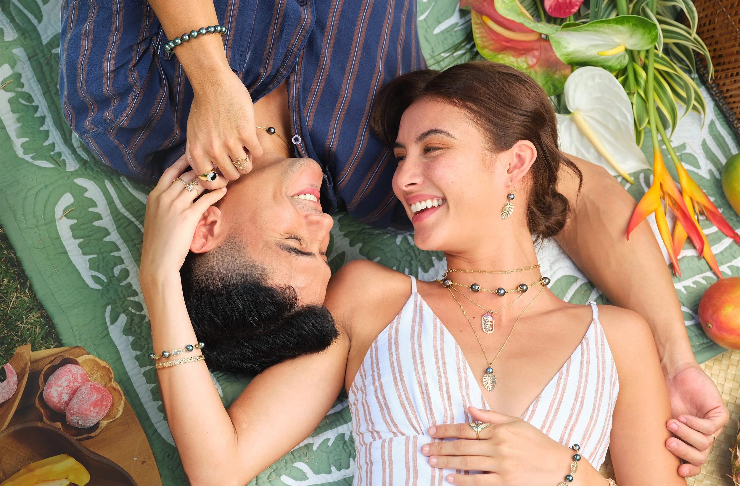 Spring 2023 - Lifestyle 03a (Picnic-Horizontal 02).jpg