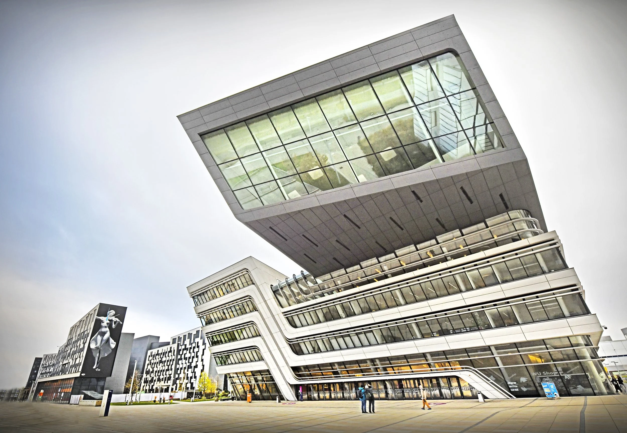 WU und Hauptbahnhof Manfred Baumgartner 07.jpg