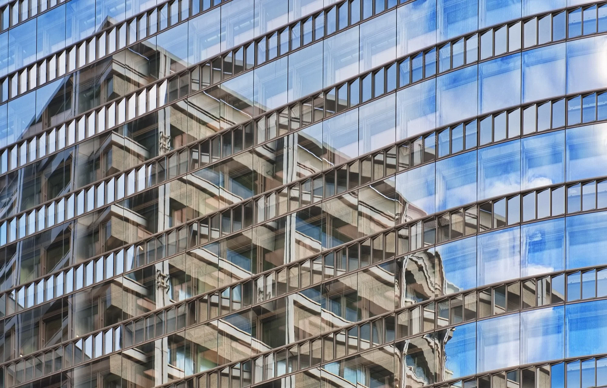  Fotograf/-in:  Alfred Nevsimal  
 Titel:  Raiffeisen  
   Alfred Nevsimal   