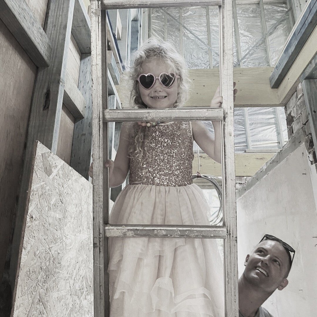 Renovating with children ❤⁣
&bull;⁣
Billy, if anyone knows exactly what it's like, having done multiple renovations with little ones.⁣
&bull;⁣
Here is his daughter, in a perfectly appropriate outfit for climbing a ladder to check the progress of her 