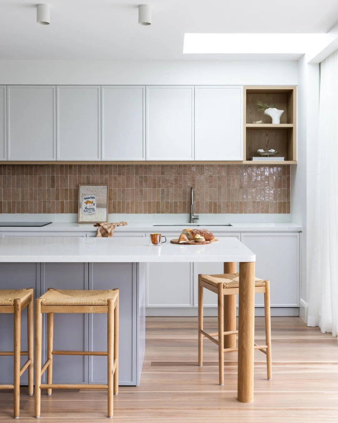 Swipe to see how good flow feels 👏⁣
&bull;⁣
We shifted the laundry, moved the fireplace, and opened up the floorplan &mdash; because great design isn&rsquo;t just about looks, it&rsquo;s about how you live in the space.⁣
&bull;⁣
#northernbeaches #dr