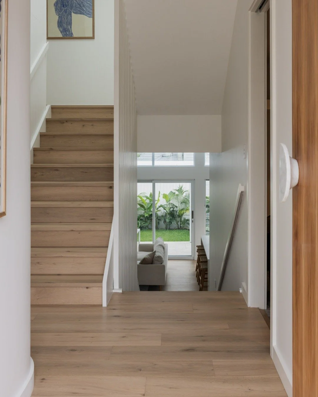 Split-level homes let you work with the site, not against it.⁣
&bull;⁣
 ✔ Better ceiling heights⁣
 ✔ Natural separation between zones⁣
&bull;⁣
It&rsquo;s not just a design move &mdash; it&rsquo;s a smarter way to live on sloping blocks.⁣
&bull;⁣
#des