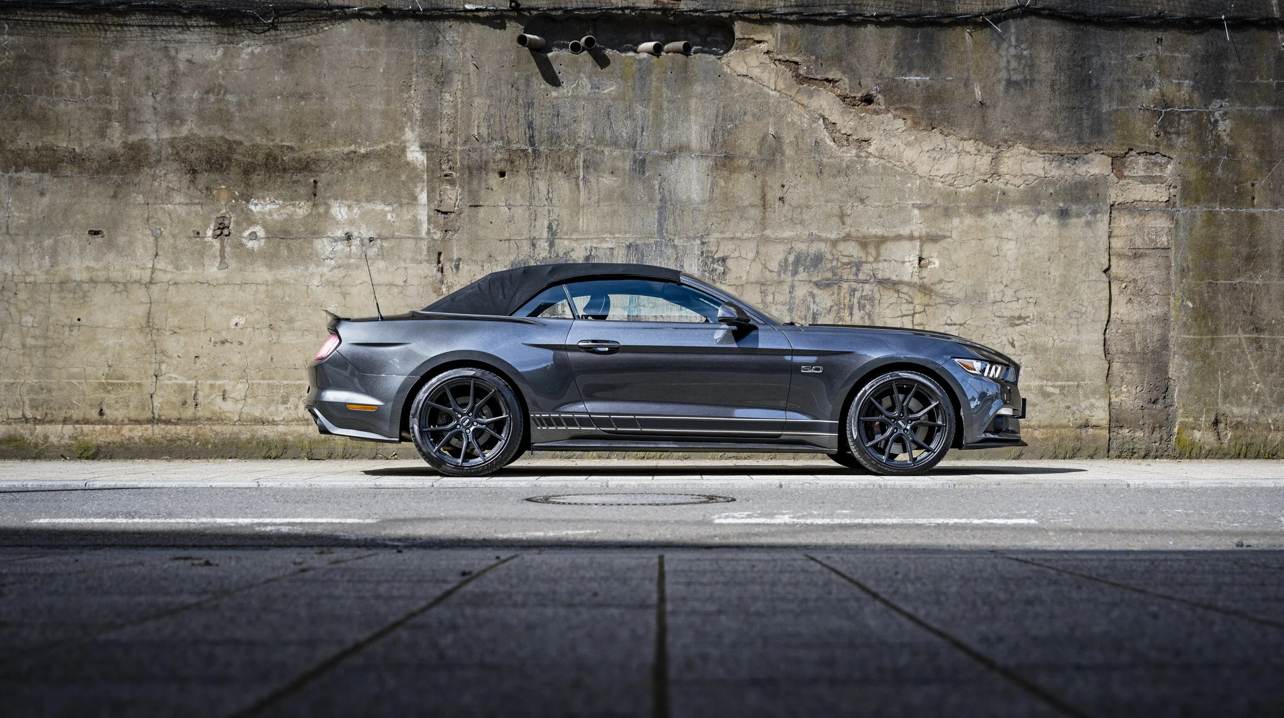 Ford Mustang GT Convertible 2016 - Belval, Luxembourg 2024/06