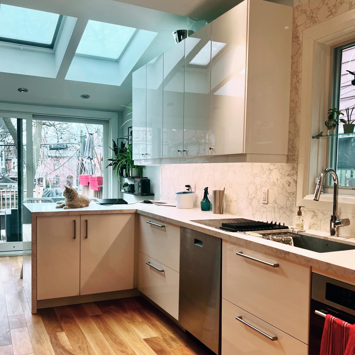 Still a beauty and functional almost 6 years later. Now on to renovation #2 for this client and project in the city. 

#interiordesign 
#centuryhome 
#ikeakitchen 
#storagefordays 
#functional
#naturallight 
#designyyz