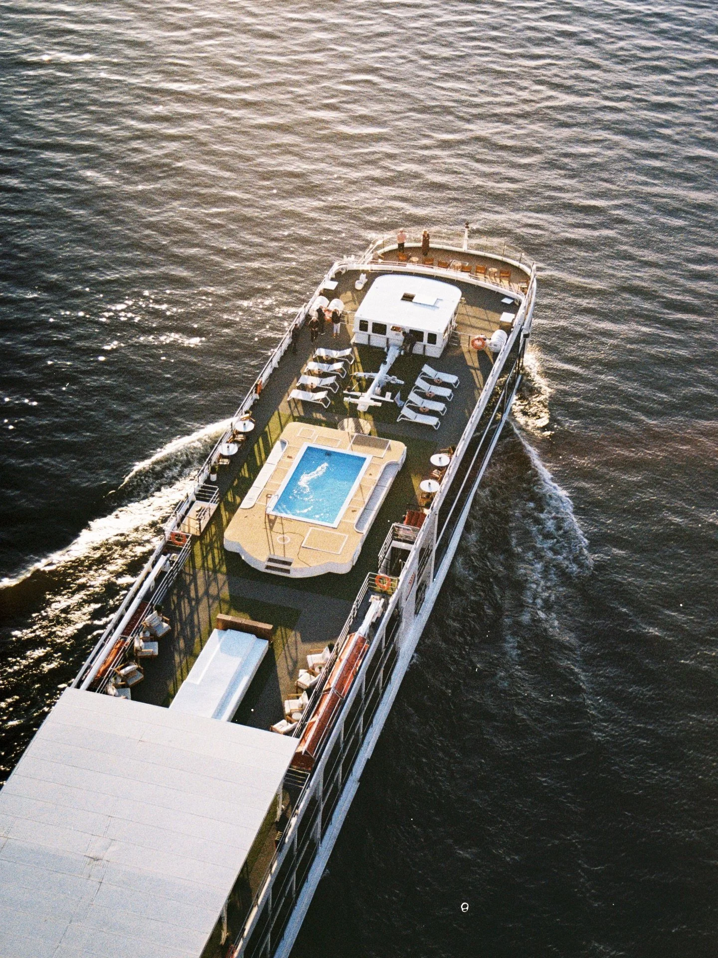 moments from december on film 
Kodak ColorPlus 200
#onfilm #december #kodak