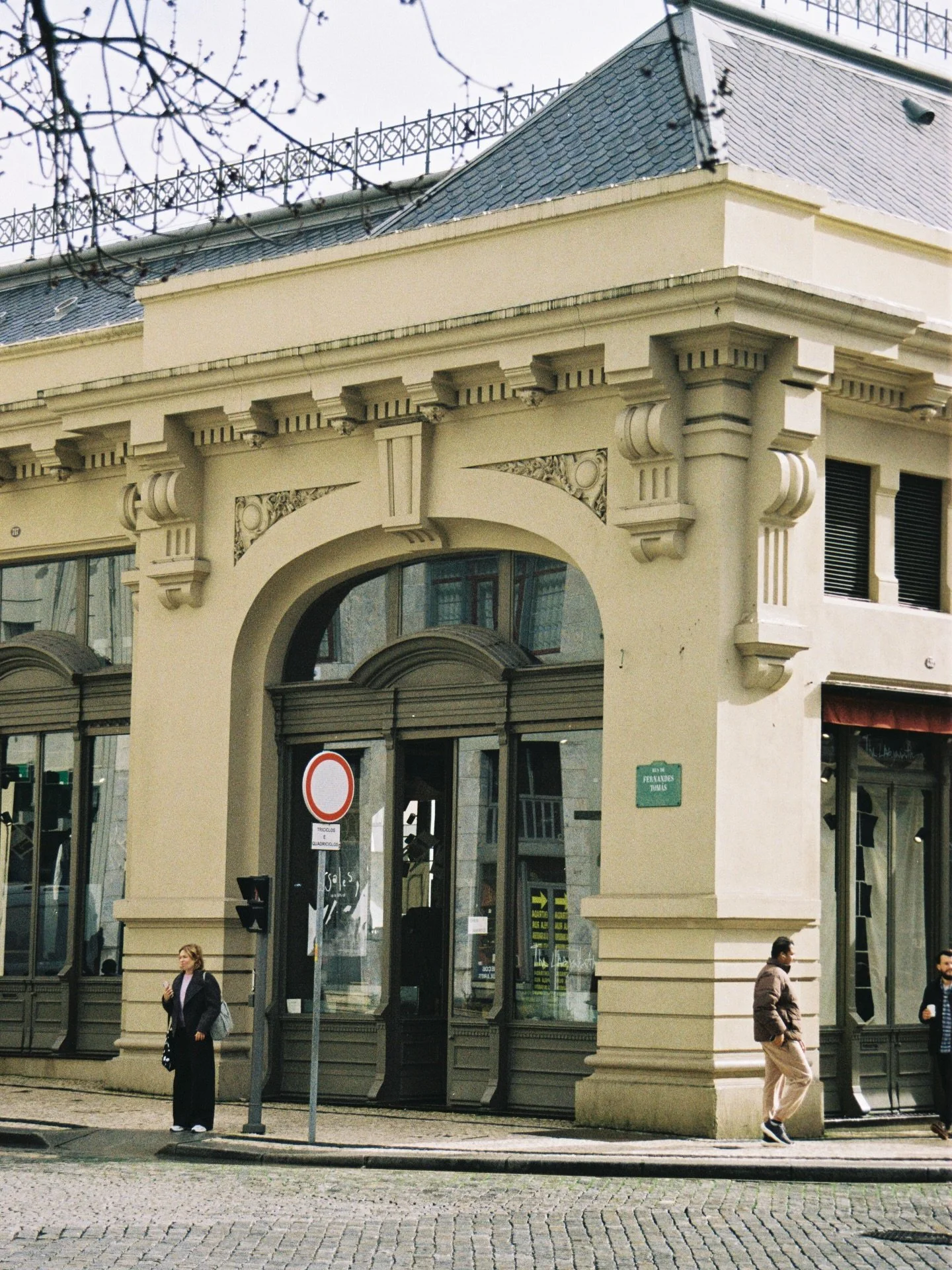 sunny and rainy days in february in porto
kodak gold 200
#onfilm #kodak #porto