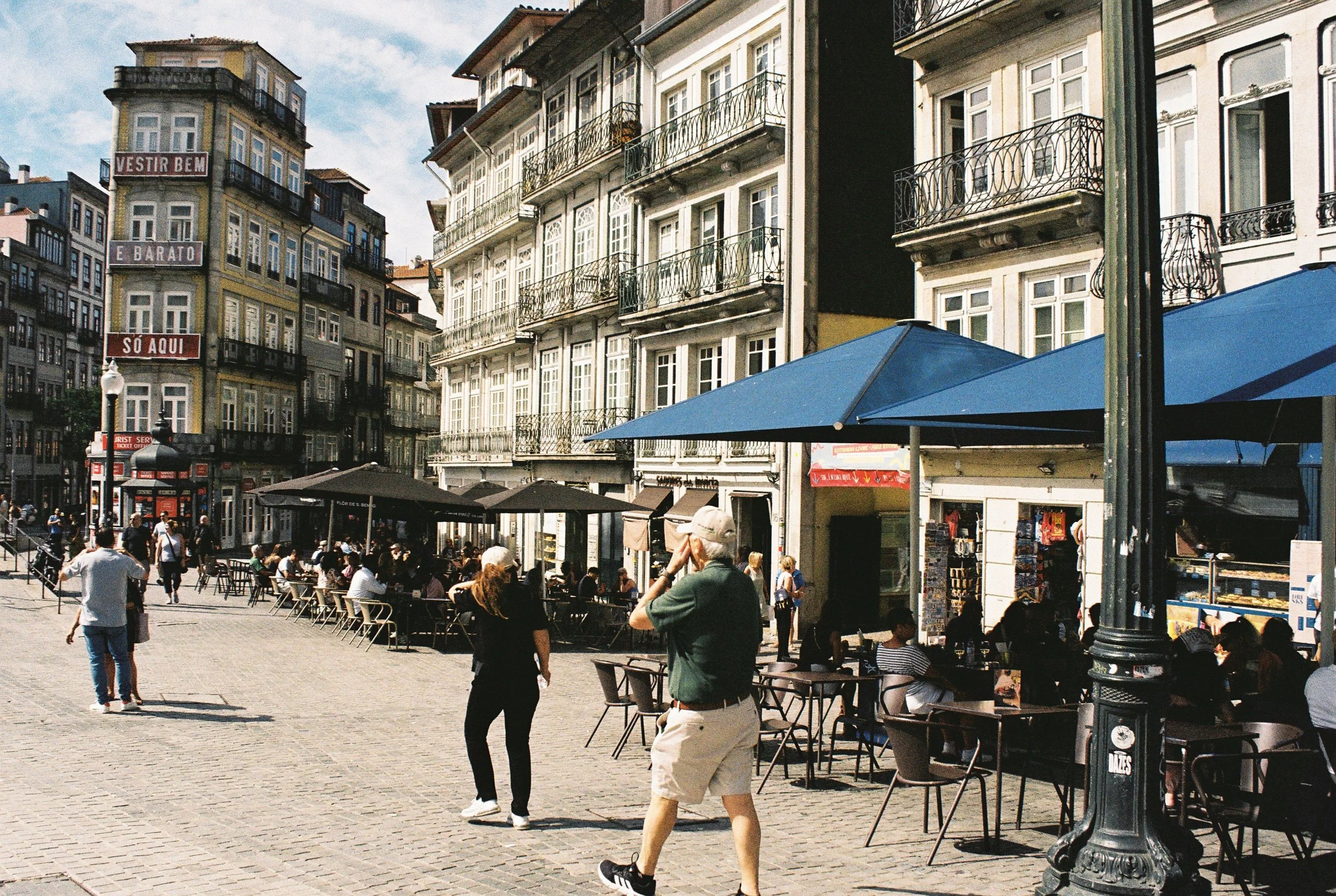 Porto on film 
Kodak Gold 200
#porto #onfilm #kodak #35mmfilm