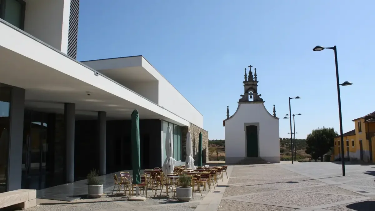 Bienal Linha de Terra leva a arte de 160 autores a nove municípios por Glória Lopes - Jornal de Notícias
