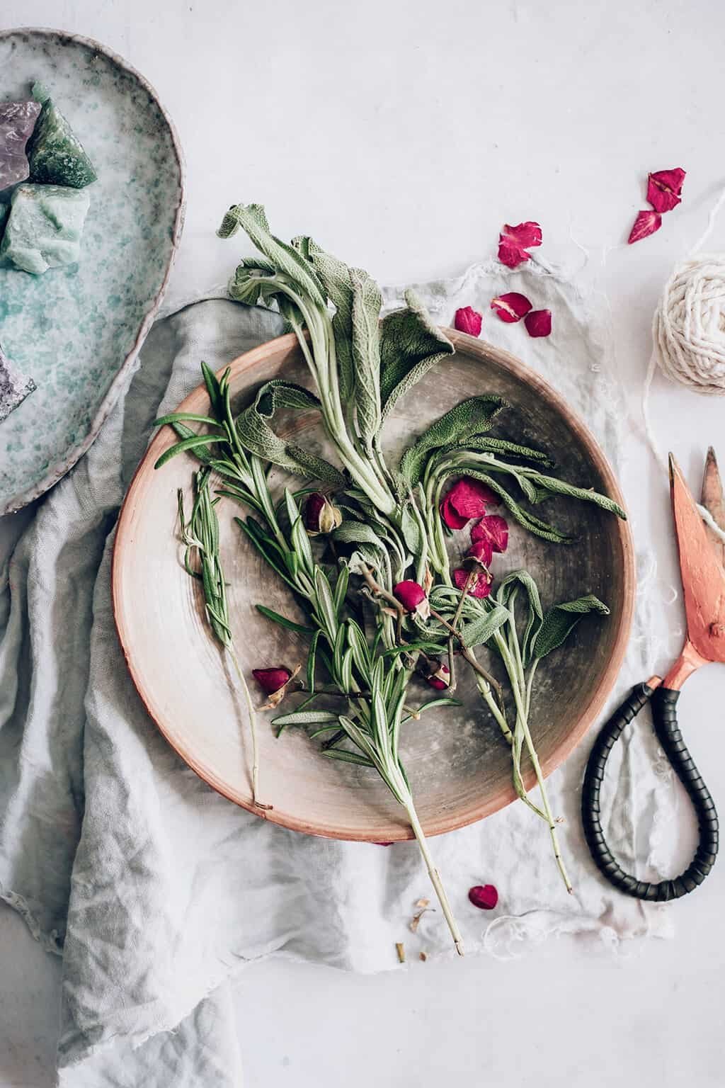 Smudge Sticks: Ο Πληρης Οδηγος Για Να Φτιαξεις Τα Δικα Σου
