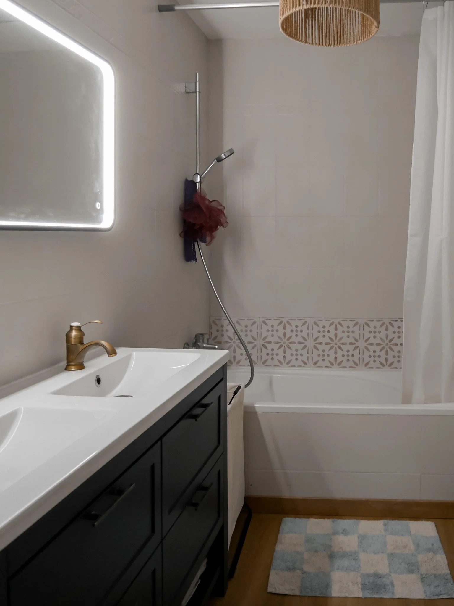 Appartement T3/4 à vendre à Lovagny par agence immobilière la pièce, proche d’Annecy, lumineux, 75,89 m², prestations récentes.