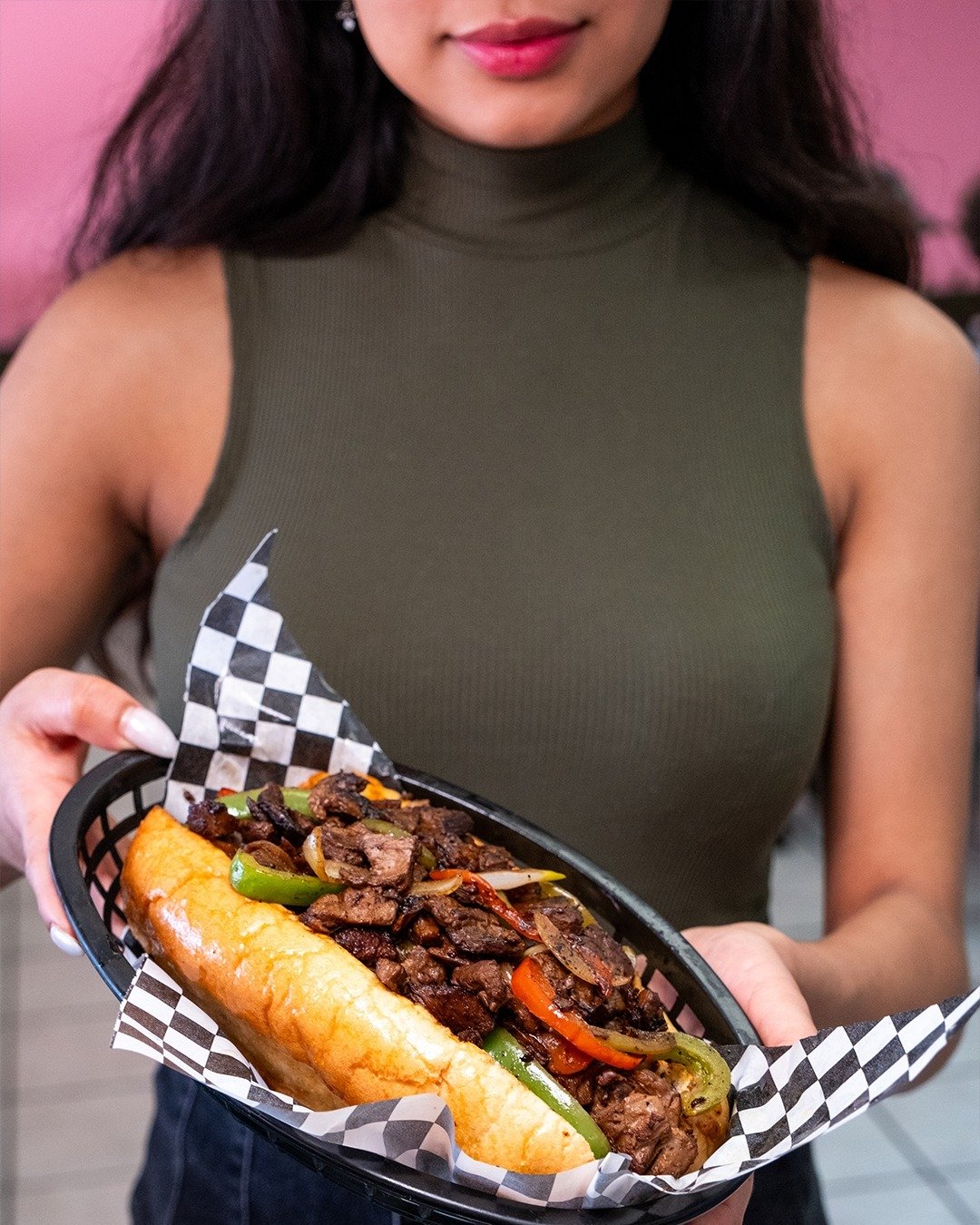 A fan favorite! The Philly Cheesteak 🔥

🌱Nanas Kitchen
🗓️Tue-Sun 11am-7pm
💻www.nanaskitchenaz.com
📍777 N Arizona Ave Suite 7 Chandler