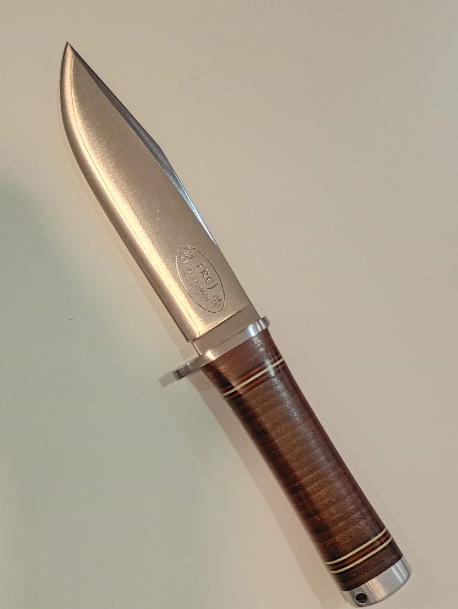 Coltello NL4 Frej Elegante e Robusto