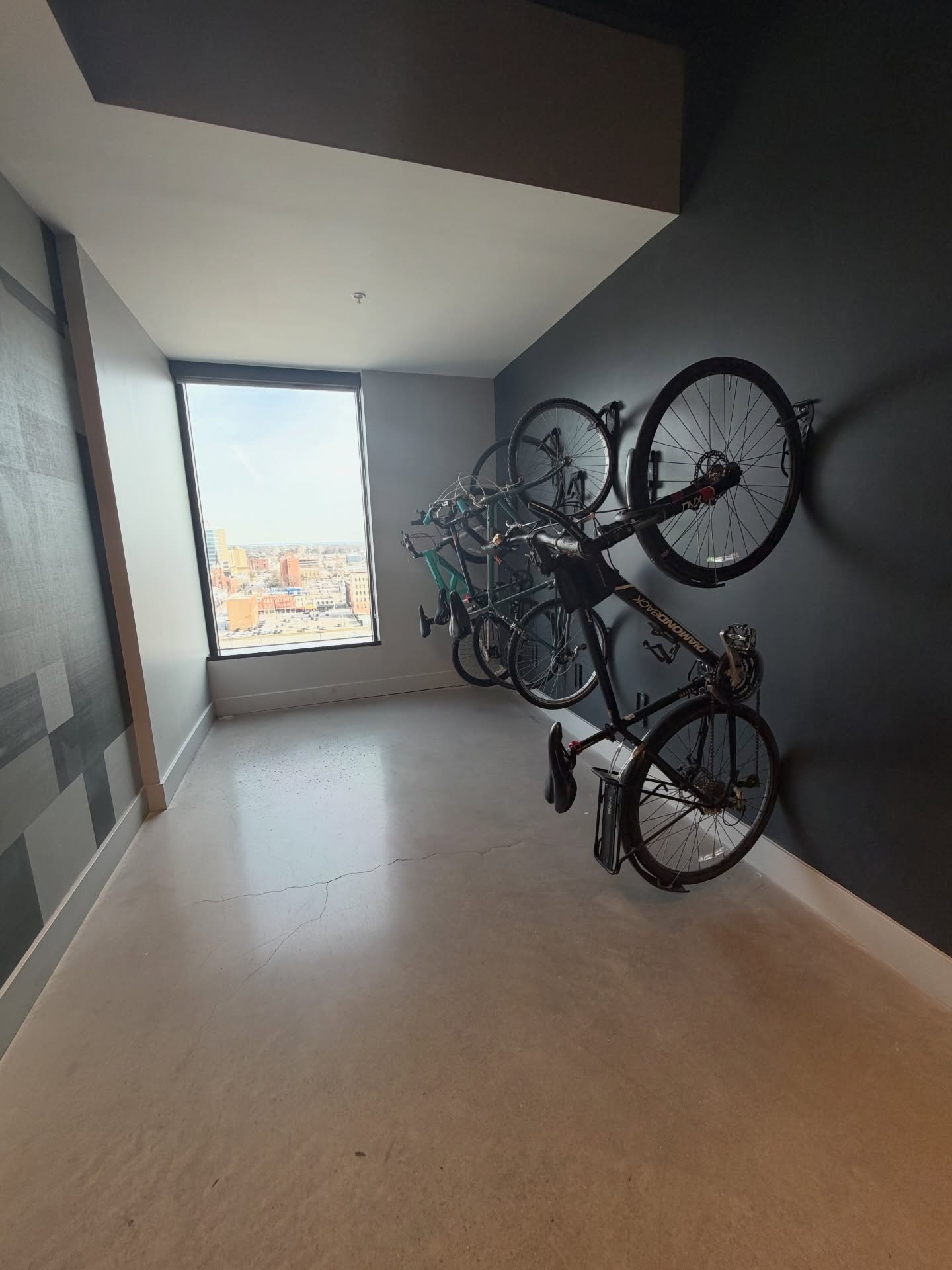 Where convenience meets intention. 🚴&zwj;♀️
Bike racks on every floor, because elevated living is all about the detail! 🌇