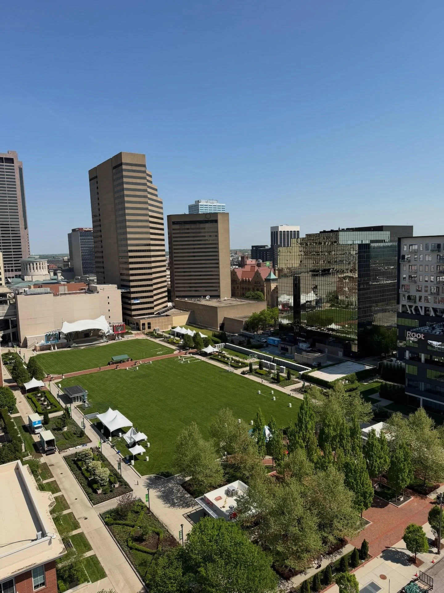 Race day preparations at the commons! 

It&rsquo;s so nice to see some movement down there again! ☀️