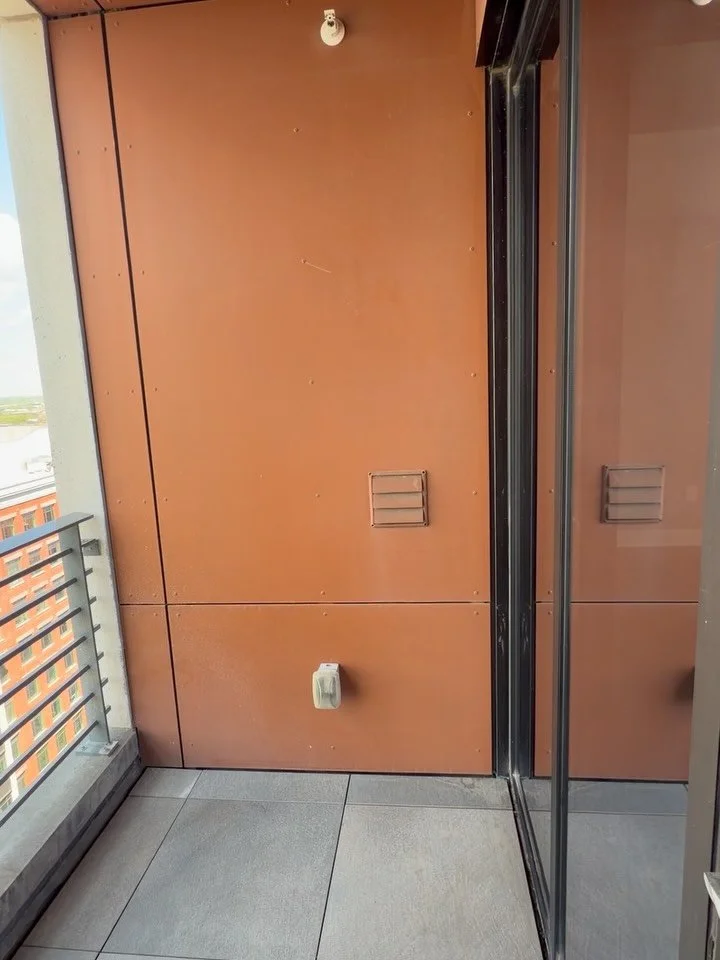 A private balcony in every unit&hellip; and outlets to match ✨
Work outside, unwind outside, live a little more outside ☀️