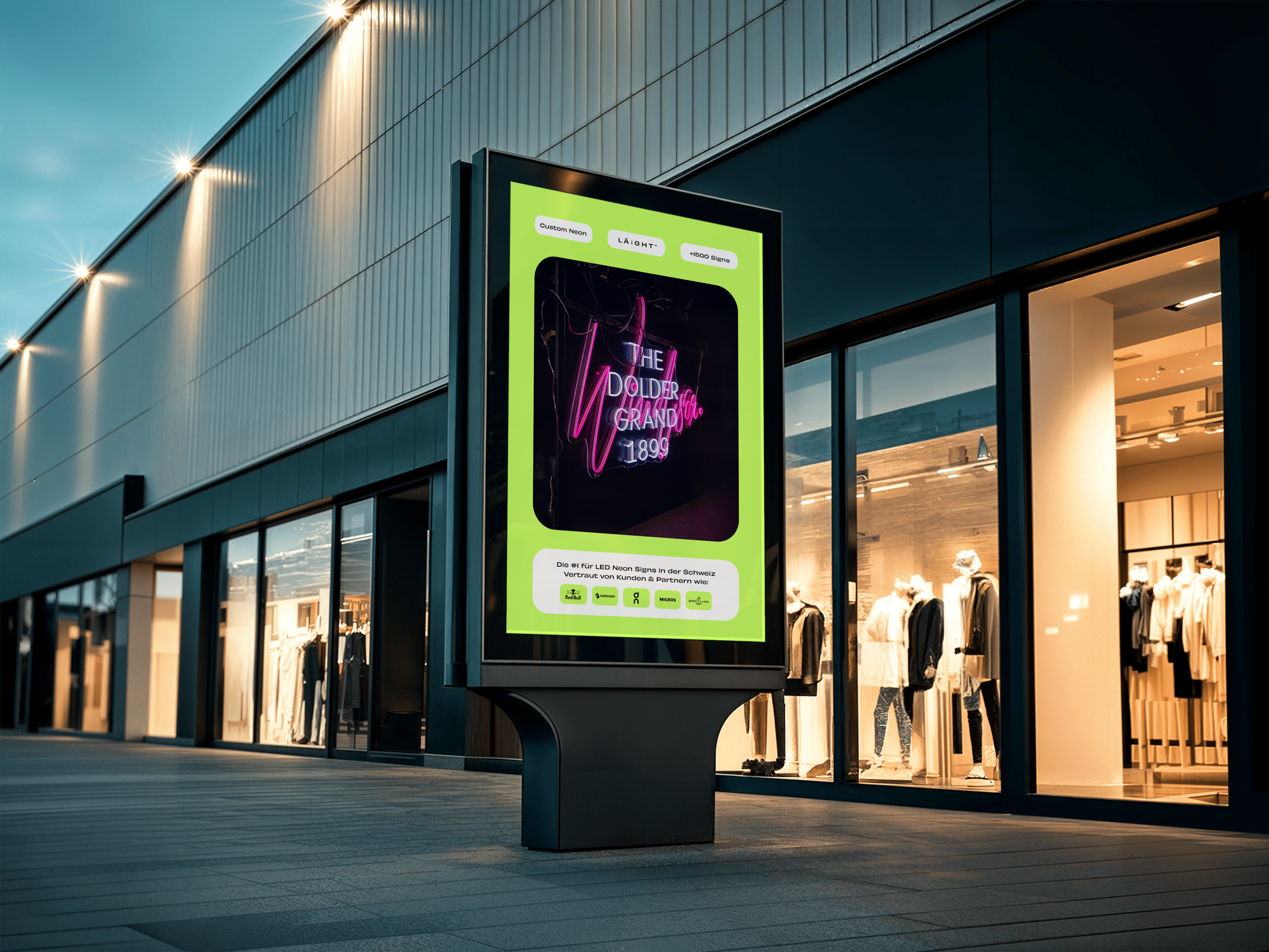advertising-screen-mockup-in-a-shopping-mall-6aad03afe48f6c3e475bcb90-@2x.png