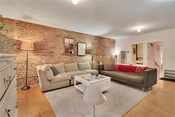 2 BEDROOM APT (ROOMS & ENTIRE)