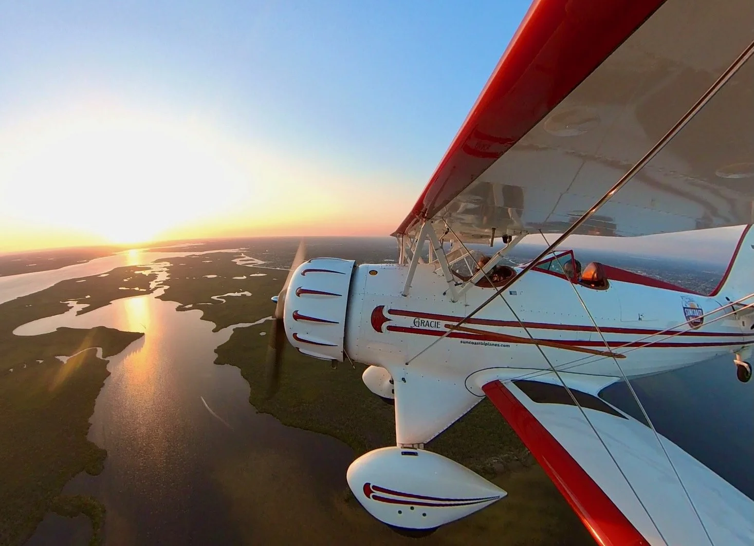 How to Give the Gift of Flying This Holiday Season