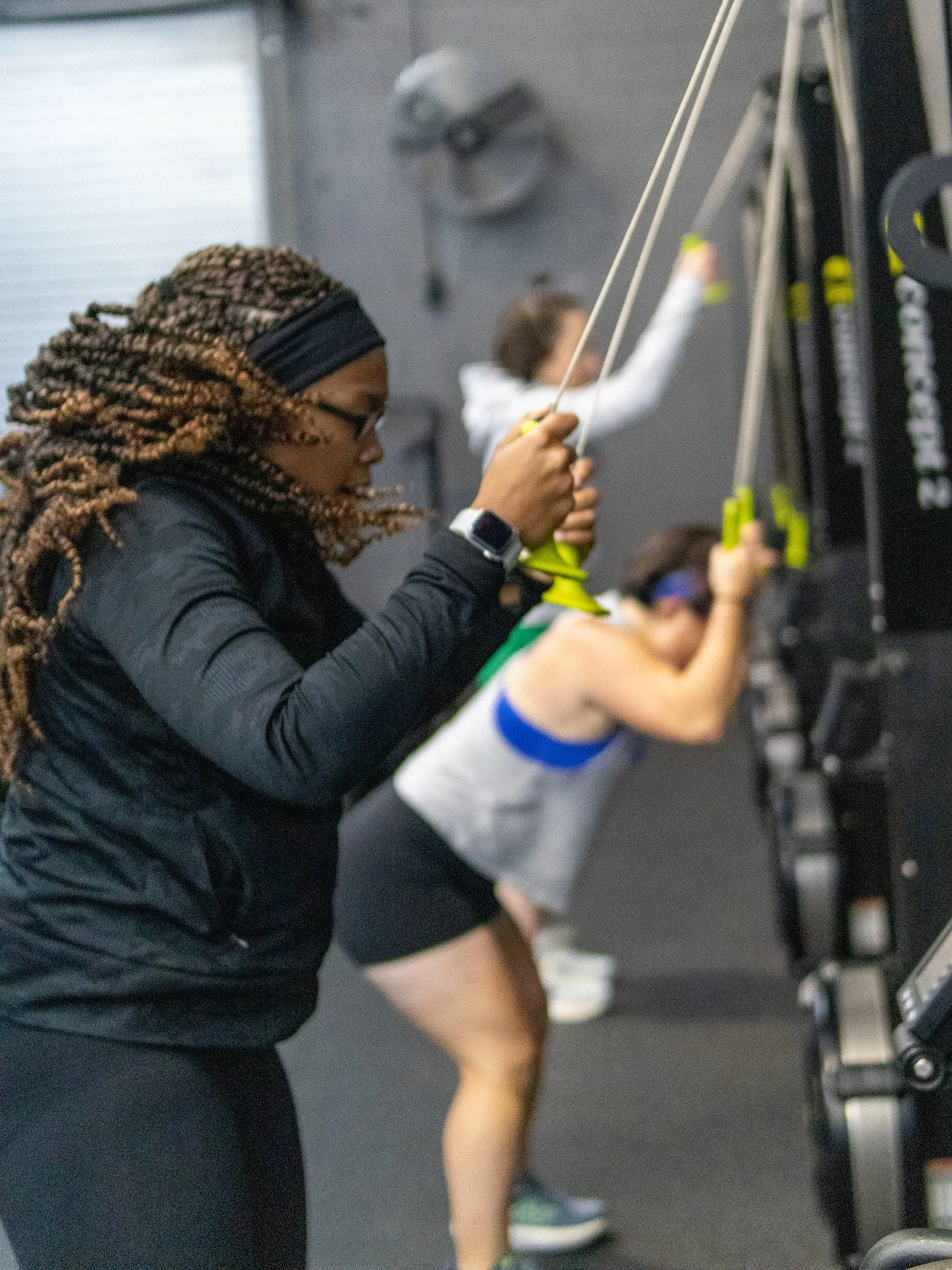 There&rsquo;s still some room in our 8am, 820am, and 845am 3/4 Hyrox start waves tomorrow! Grab a spot through the link in our bio now! (Members, use the Kratos app).