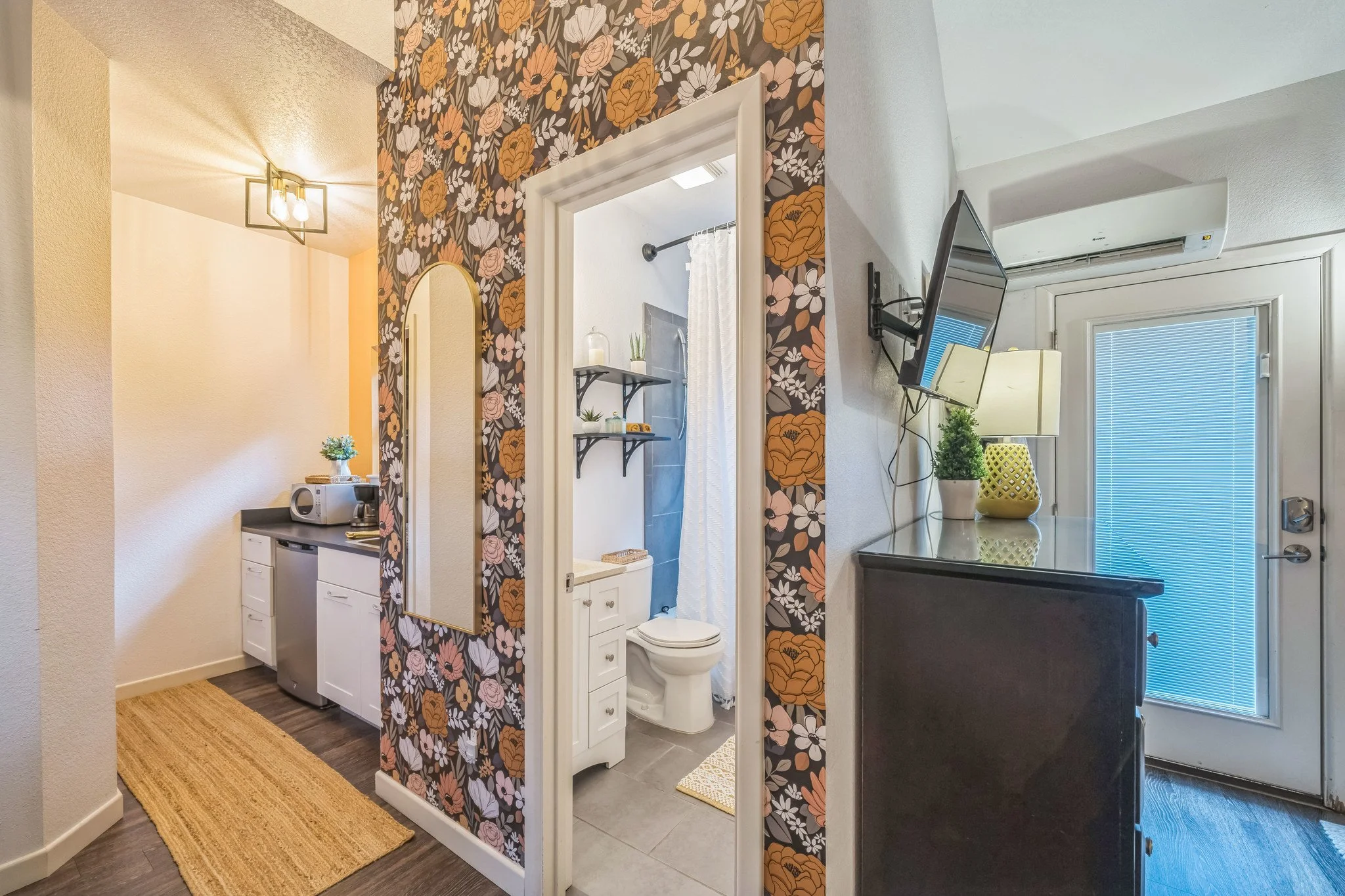 8033_County_Rd_802_Burleson_TX_76028_USA-Bathroom-_BEV3986.jpg