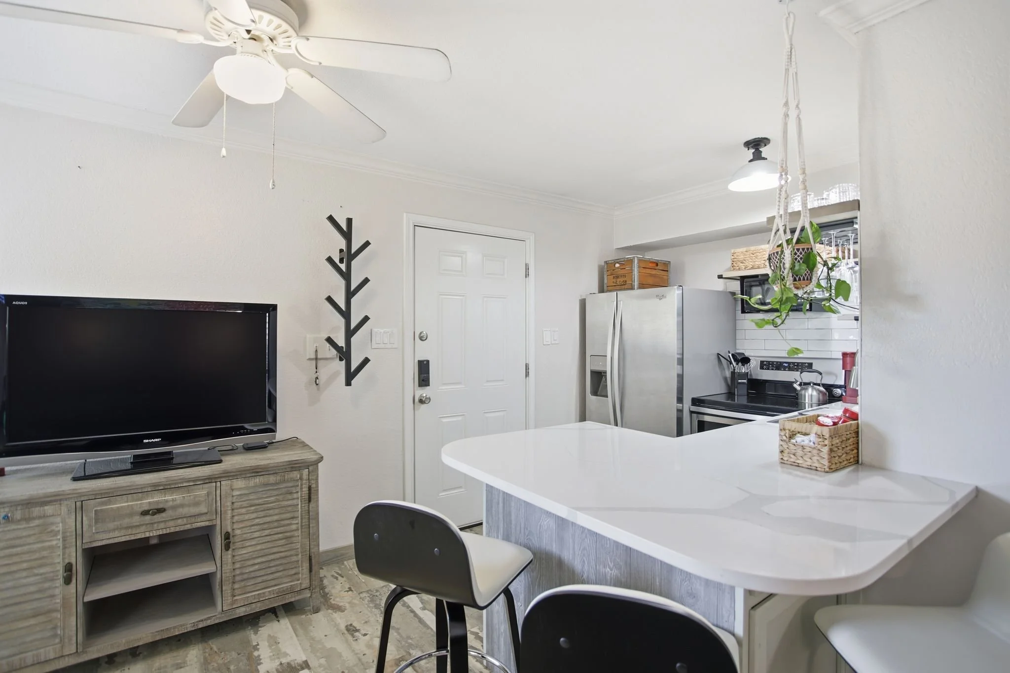 08_3109_Sondra_Dr_Fort_Worth_TX_76107-Kitchen-IMG_0023.jpg