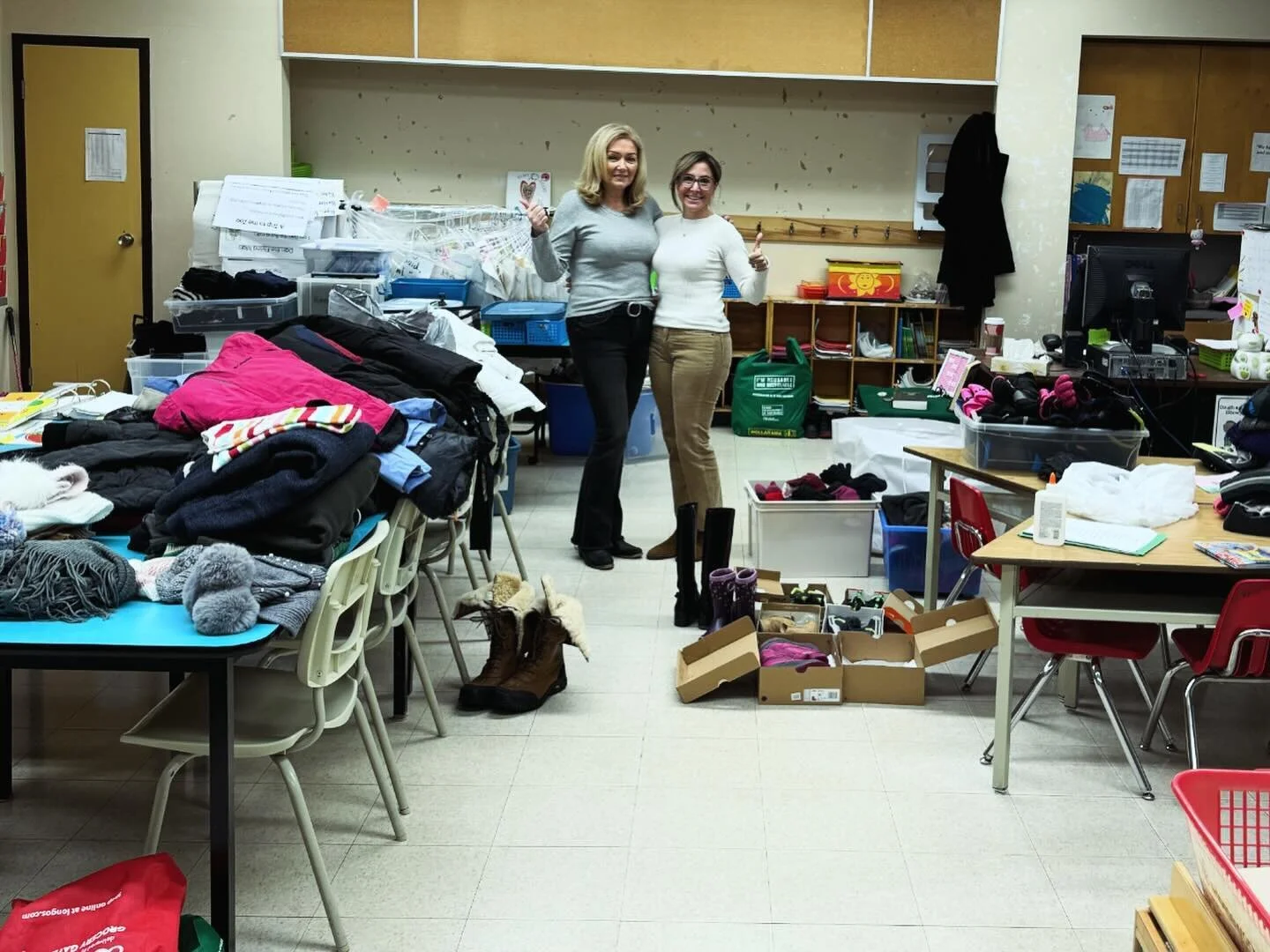 Early-morning sort and distribution! Thank you to all for the 11 bags of donations! Warm Hands &amp; Hearts, along with Mosaic School Supplies are continuously humbled by the outpouring of generosity that comes our way ❤️ @teachu2