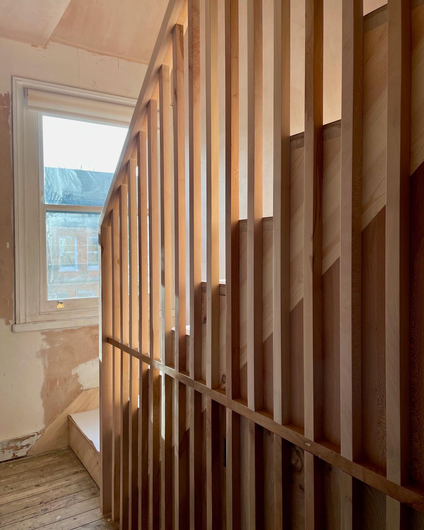 Work to this Warner House in Walthamstow is nearing completion, and the staircase, made from beautiful @fallenandfelled timbers is in place 🪜 we used a combination of London Plane, Beech and Elm, which vary in hues of white, pink, yellow and orange,