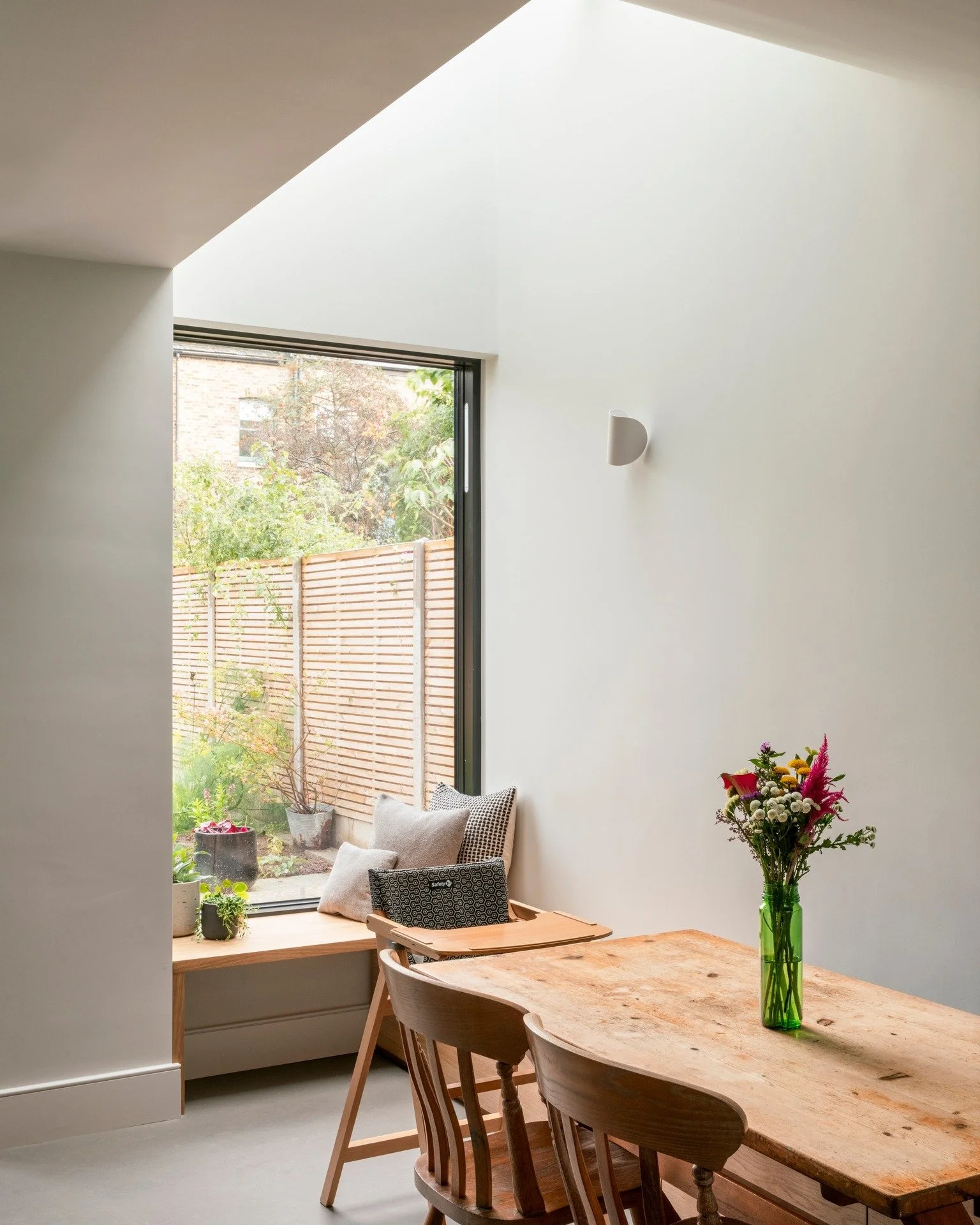 A window to sit in 🖼

📸 @lucap_photos 
👷&zwj;♀️ @keenanconstruction1 
🛠️ @constant_sd 

#DMI2024 #ReimagineTheHome #eastlondonhomes #stokenewington #stokenewington #stokey #stokenewingtonchurchstreet #hackney #n16 #lowcarbonarchitecture #hackneyl