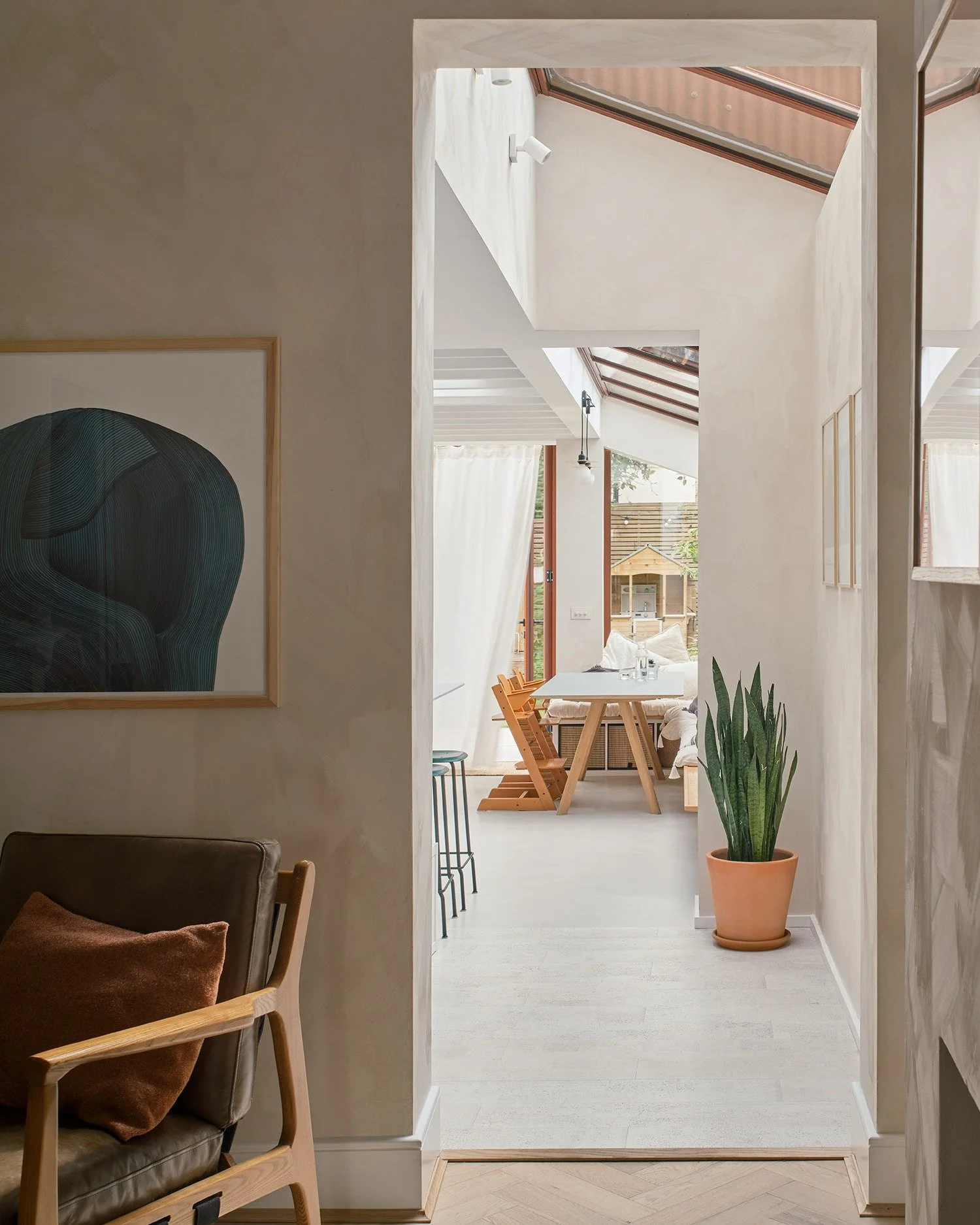 Sunny days at Corrugated House in Leyton 🌻

📸 @lucap_photos 
#eastlondonhomes #walthamstowlife #lowcarbonarchitecture #hackneylife #walthamstowvillage #leytonlife #londonproperty #londonbuildings #victoriapark #londonhomes #wansteadflats #leytonsto
