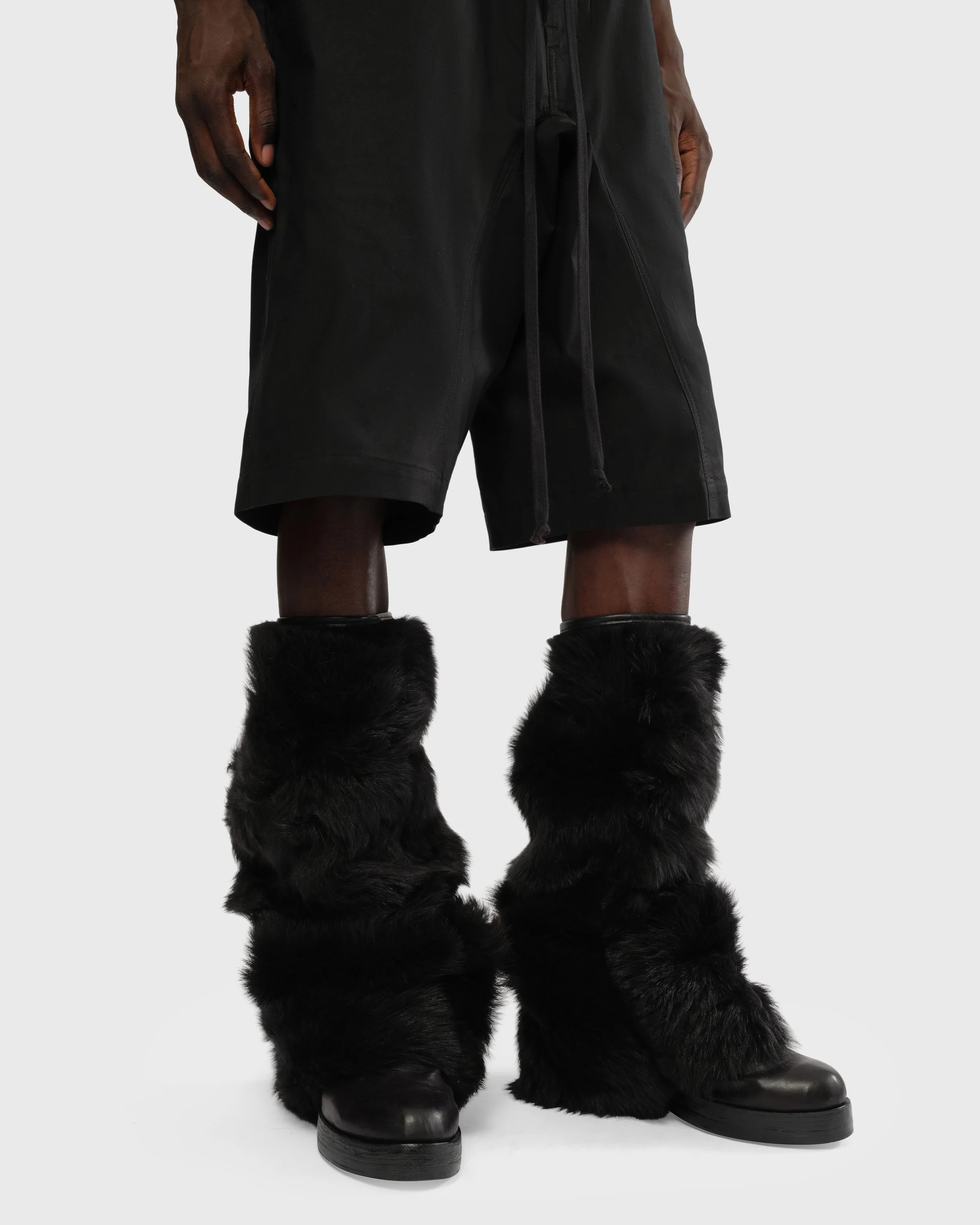 MYF257010SH�_SHEARLING LEG WARMER_2.jpg