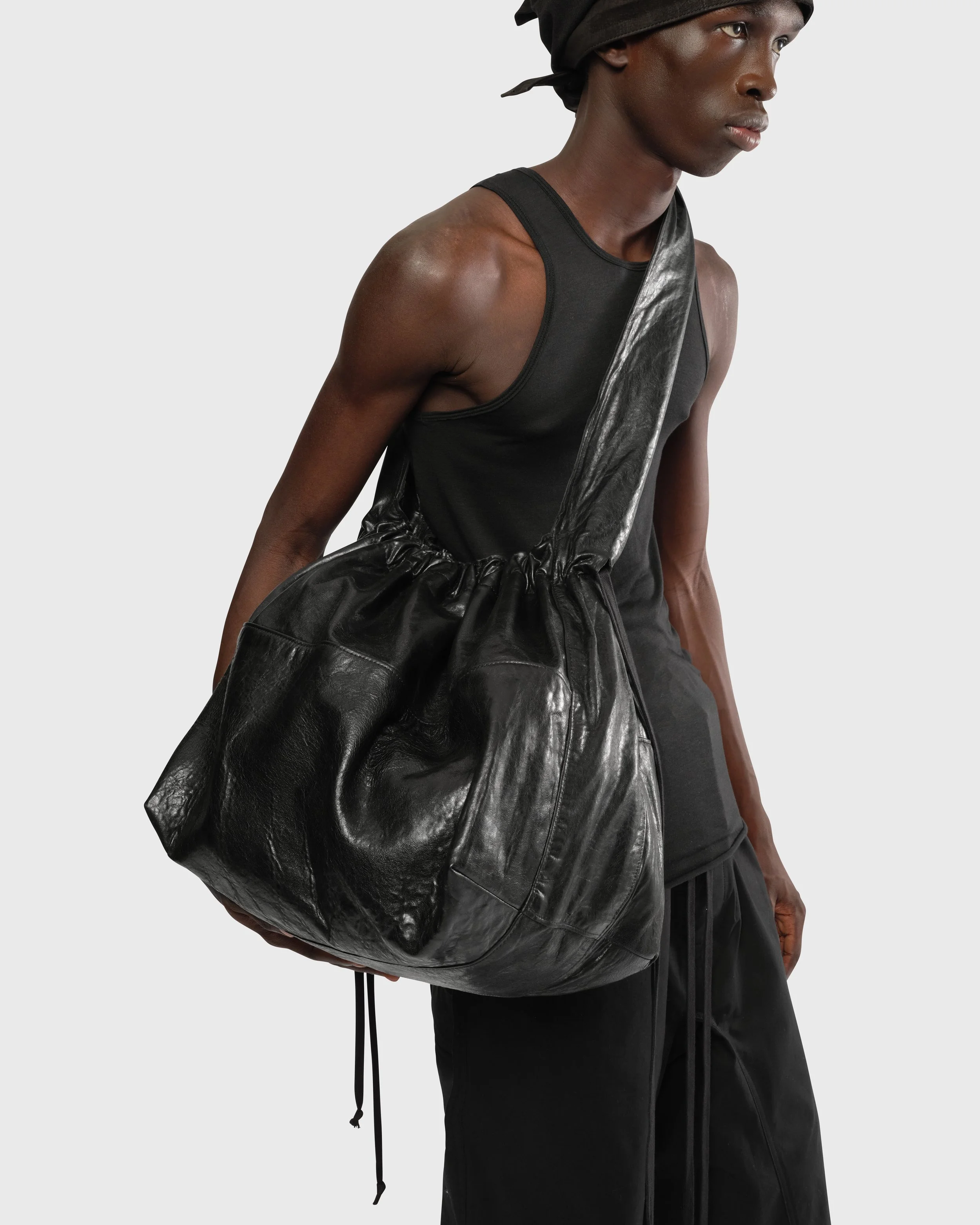 MYF256010LA�_LOUIE SINCH BAG_1.jpg